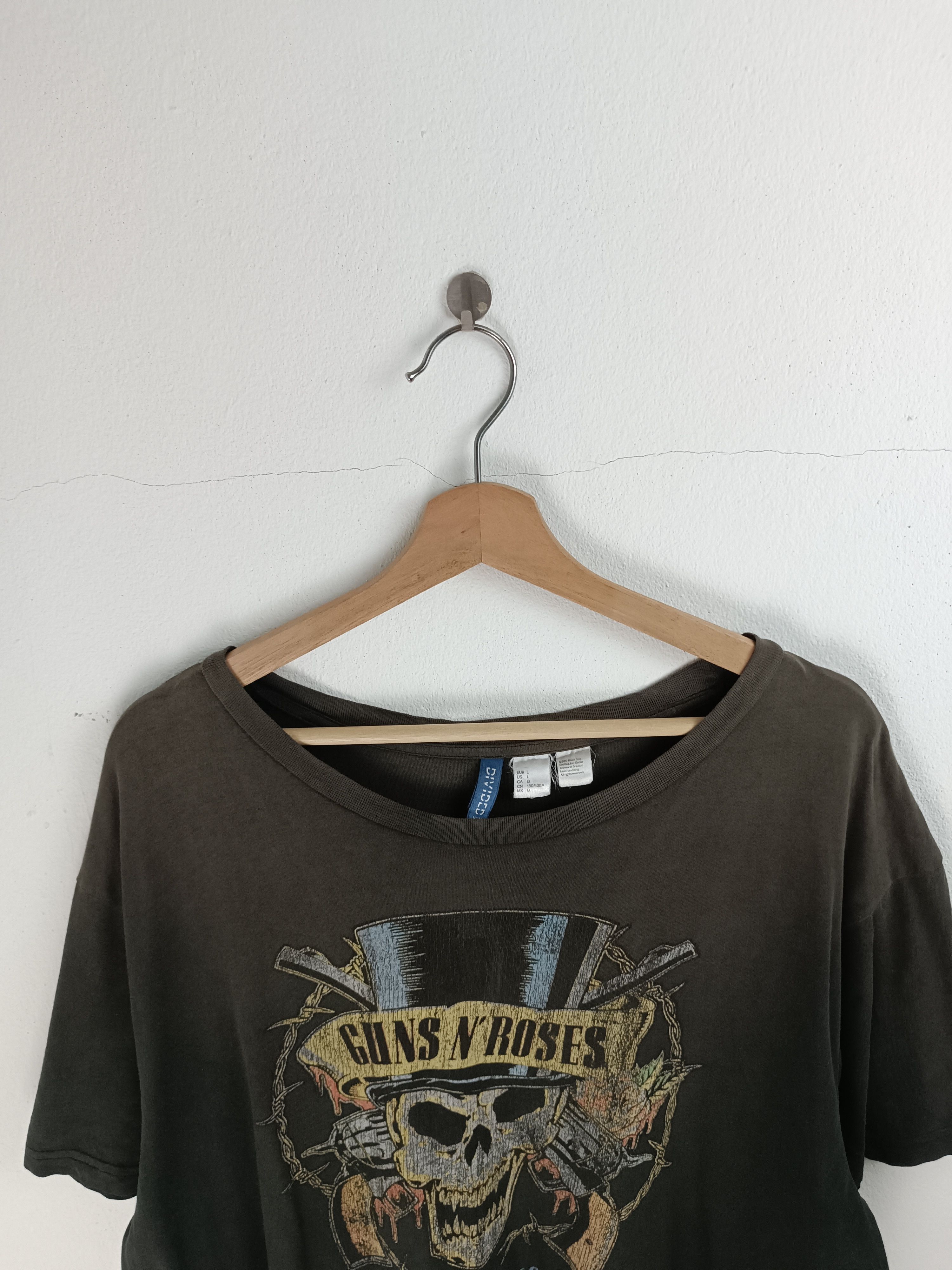 THRASHED FADED VINTAGE Guns N' Roses TOUR PUNK GOTHIC TEE