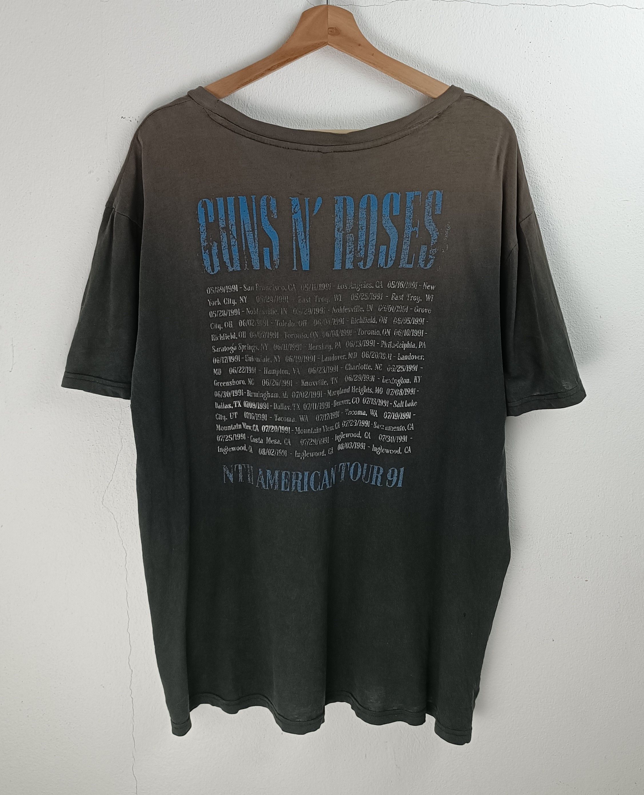 THRASHED FADED VINTAGE Guns N' Roses TOUR PUNK GOTHIC TEE