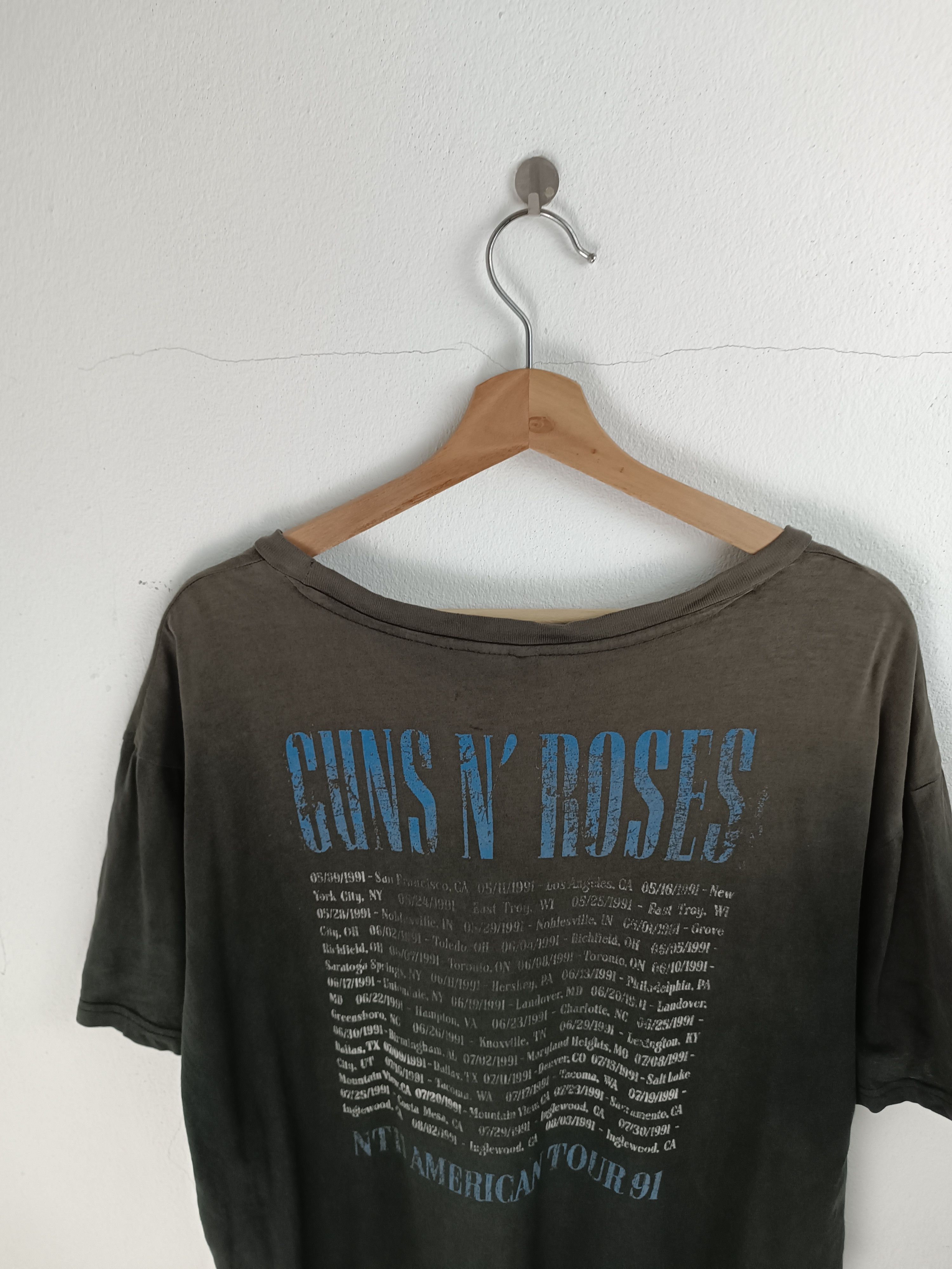 THRASHED FADED VINTAGE Guns N' Roses TOUR PUNK GOTHIC TEE
