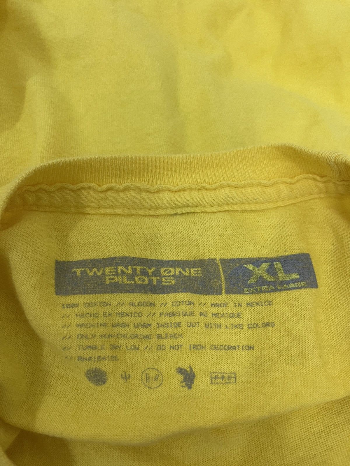 Band Tees Rare TWENTY ONE PILOTS Tee Size US XL / EU 56 / 4 - 3 Thumbnail