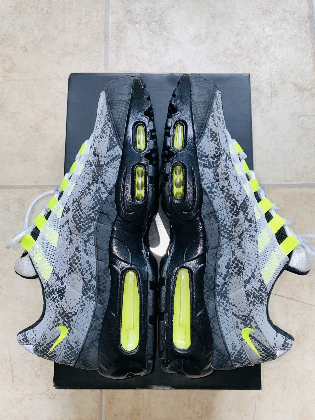 Japanese Brand × Nike × atmos NikeLab Air Max 95 🆔 Snakeskin Neon Tn Size US 9.5 / EU 42-43 - 9 Thumbnail