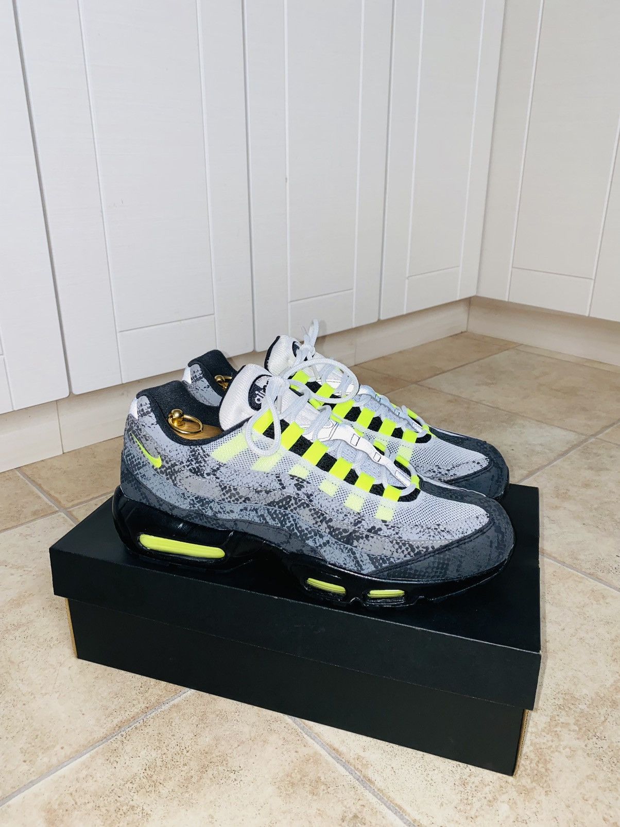 Japanese Brand × Nike × atmos NikeLab Air Max 95 🆔 Snakeskin Neon Tn Size US 9.5 / EU 42-43 - 17 Thumbnail