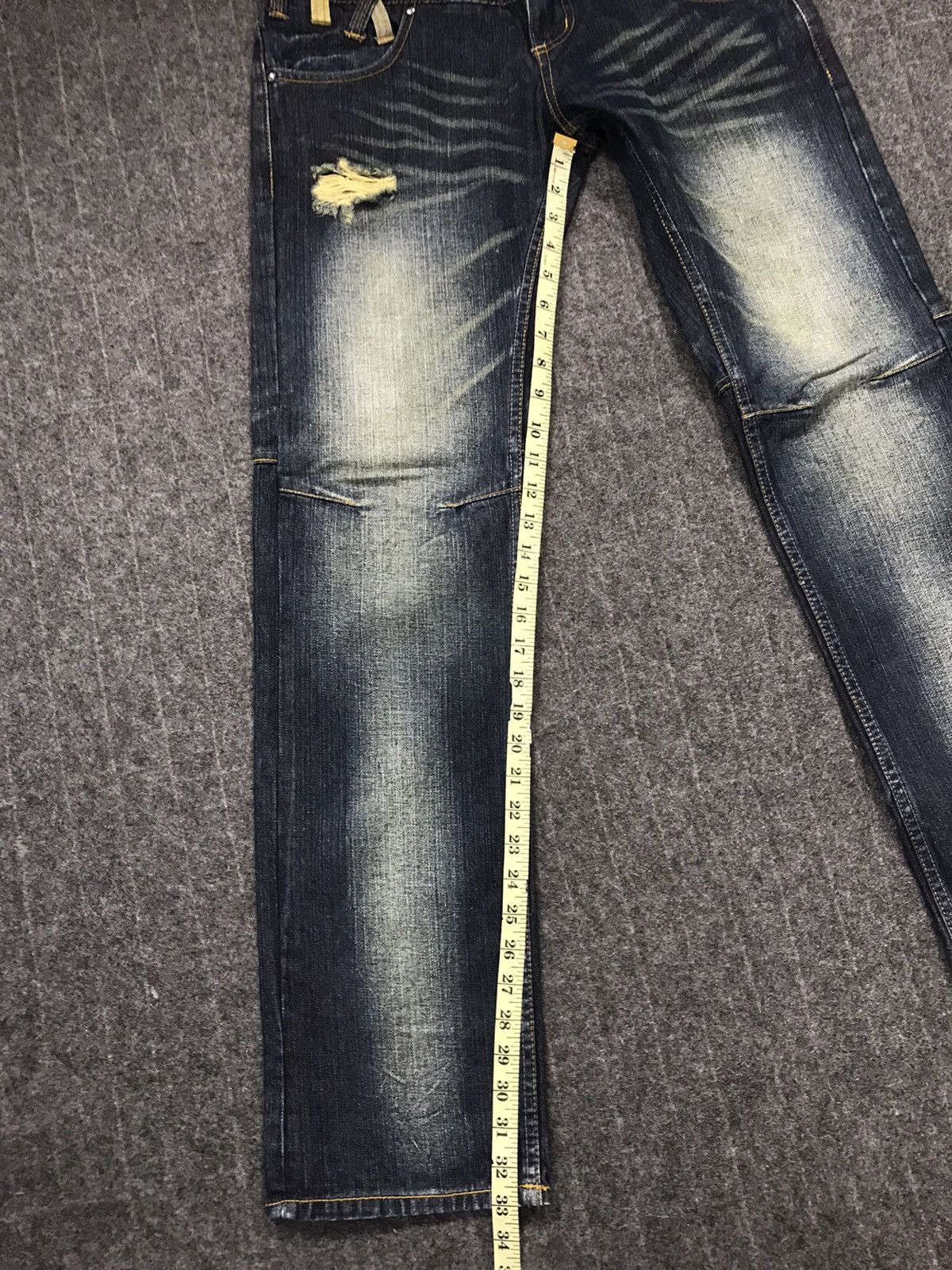 Japanese Brand Mild Life Double Waist Distressed Pieces The Skull Jeans Size US 31 - 23 Thumbnail