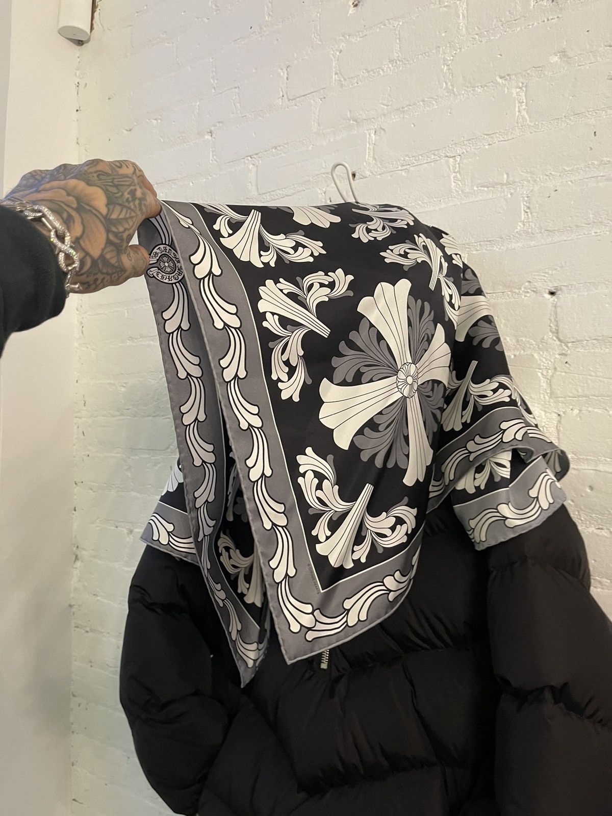 Chrome Hearts Chrome Hearts NEW LARGE SILK SCARF VAIL 4Gseller Size ONE SIZE - 11 Thumbnail