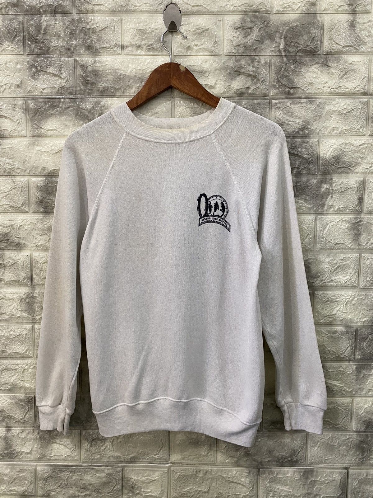 Hanes × Vintage Vintage 80’s Aaron’s Dive Shop Inc. Sweater Size US S / EU 44-46 / 1 - 2 Thumbnail
