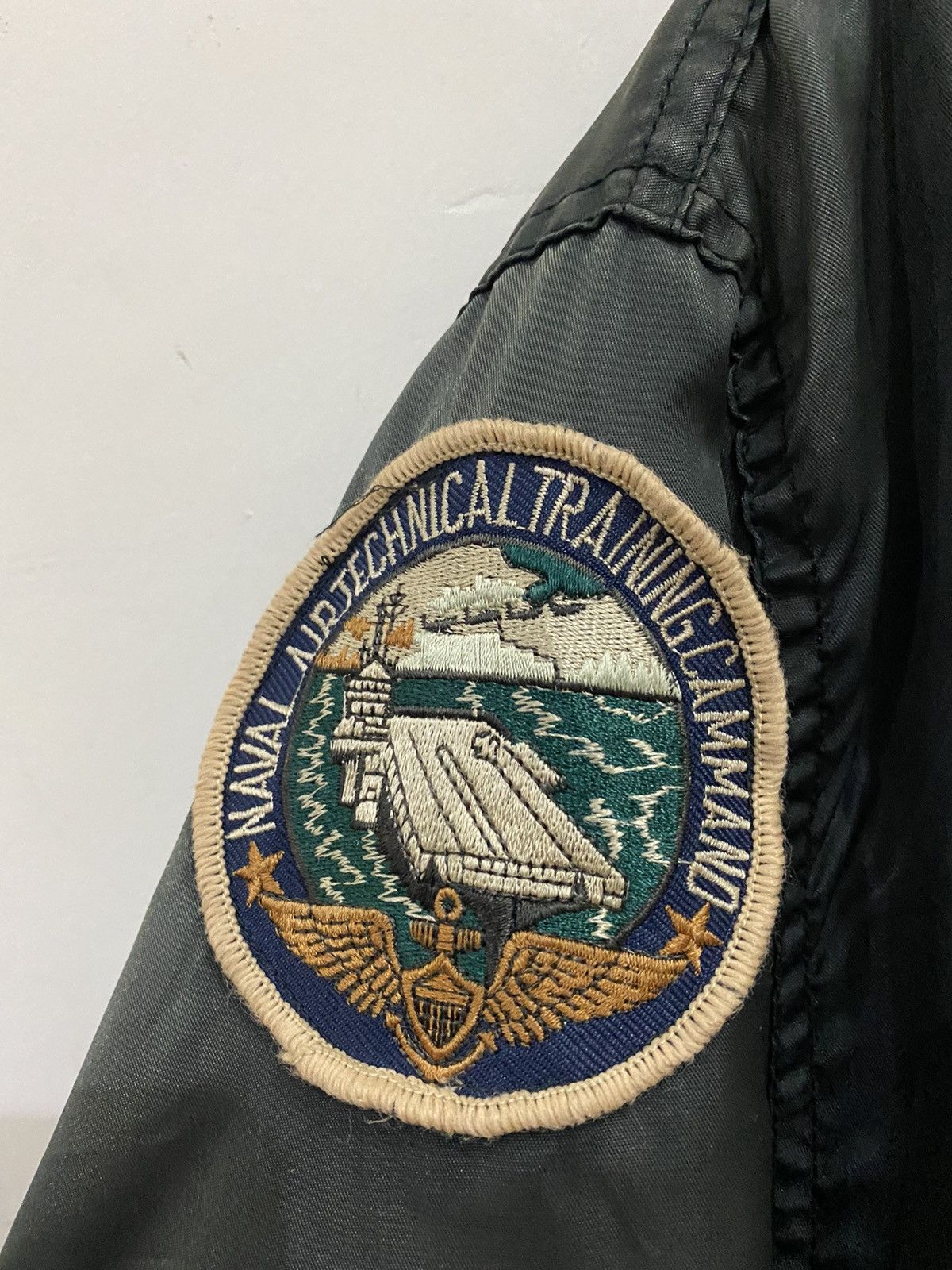 Vintage VINTAGE B-35 BOMBER JACKET PATCH STYLE Size US L / EU 52-54 / 3 - 6 Thumbnail