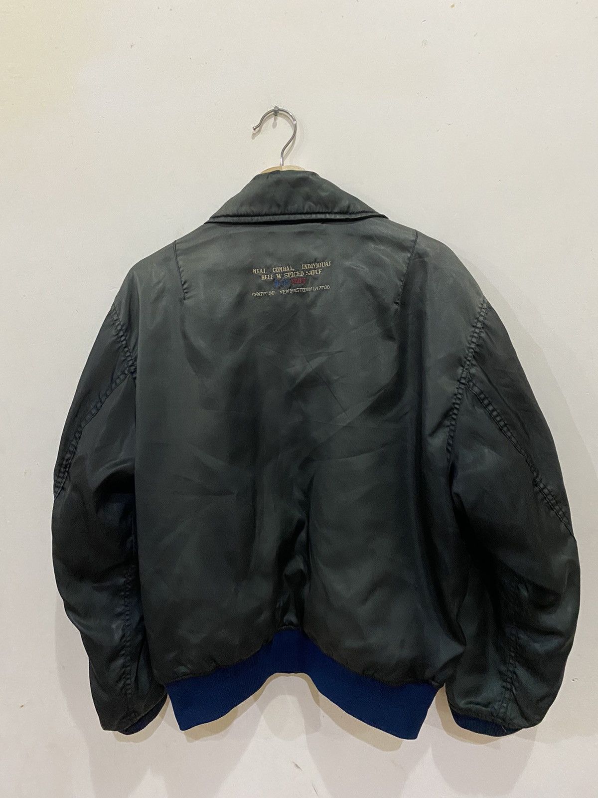 Vintage VINTAGE B-35 BOMBER JACKET PATCH STYLE Size US L / EU 52-54 / 3 - 11 Thumbnail