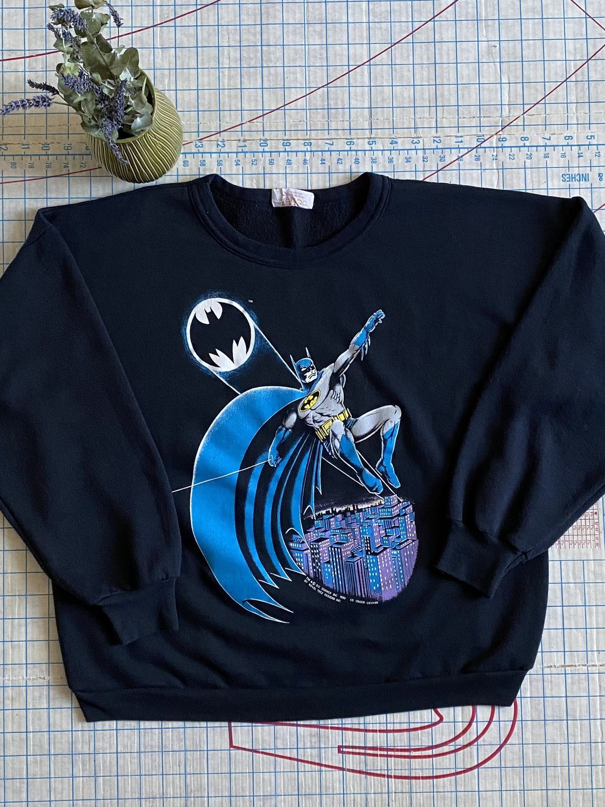 DC Comics Vintage Novel Teez Batman Crewneck Sweater Fits Medium 80s Size US M / EU 48-50 / 2 - 7 Thumbnail