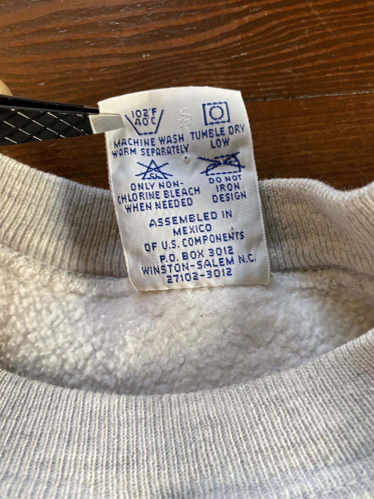 Champion Vintage 90’s UNH Champion Reverse Weave Crewneck Sweatshirt Size US L / EU 52-54 / 3 - 13 Thumbnail