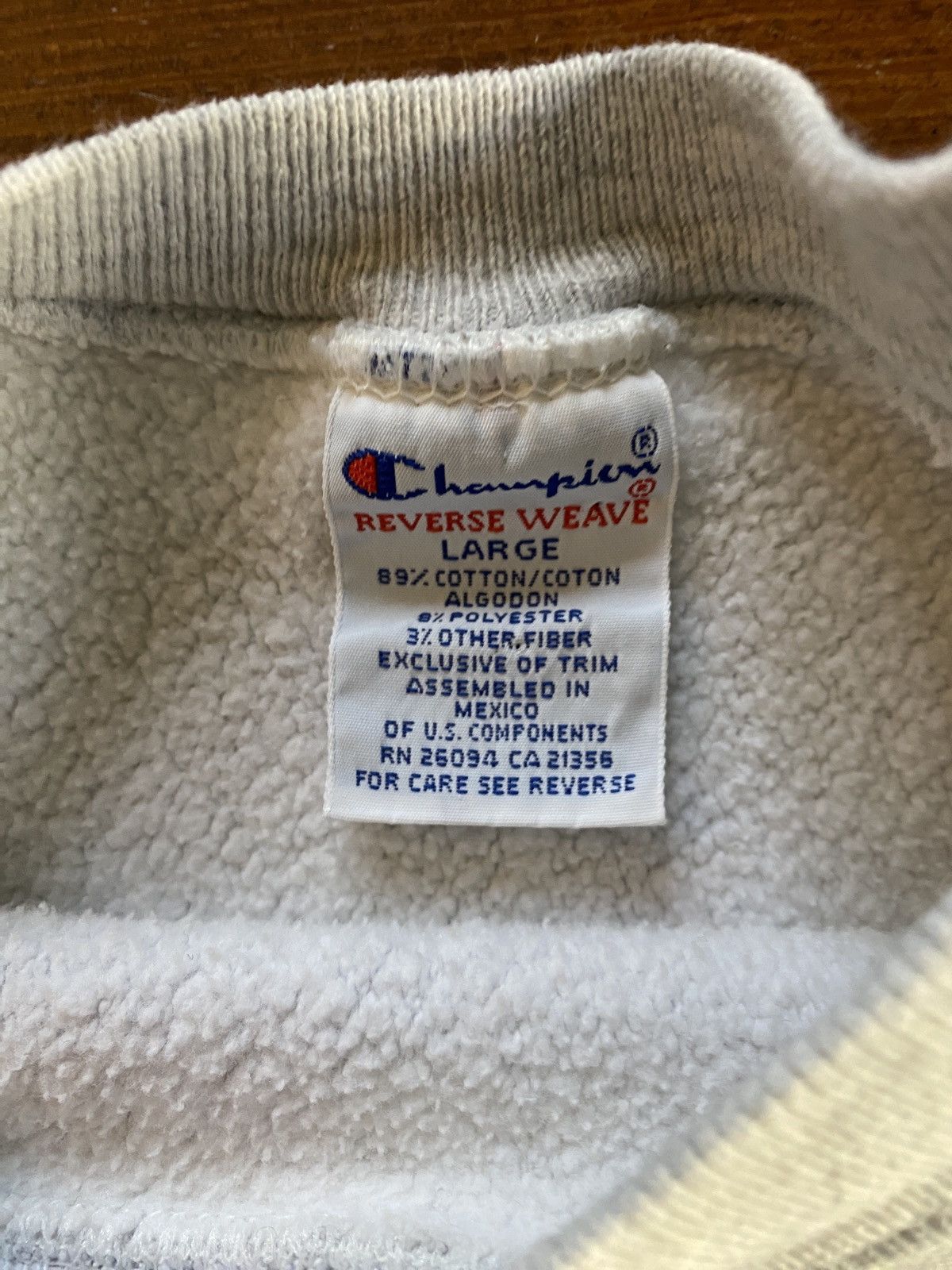 Champion Vintage 90’s UNH Champion Reverse Weave Crewneck Sweatshirt Size US L / EU 52-54 / 3 - 12 Thumbnail