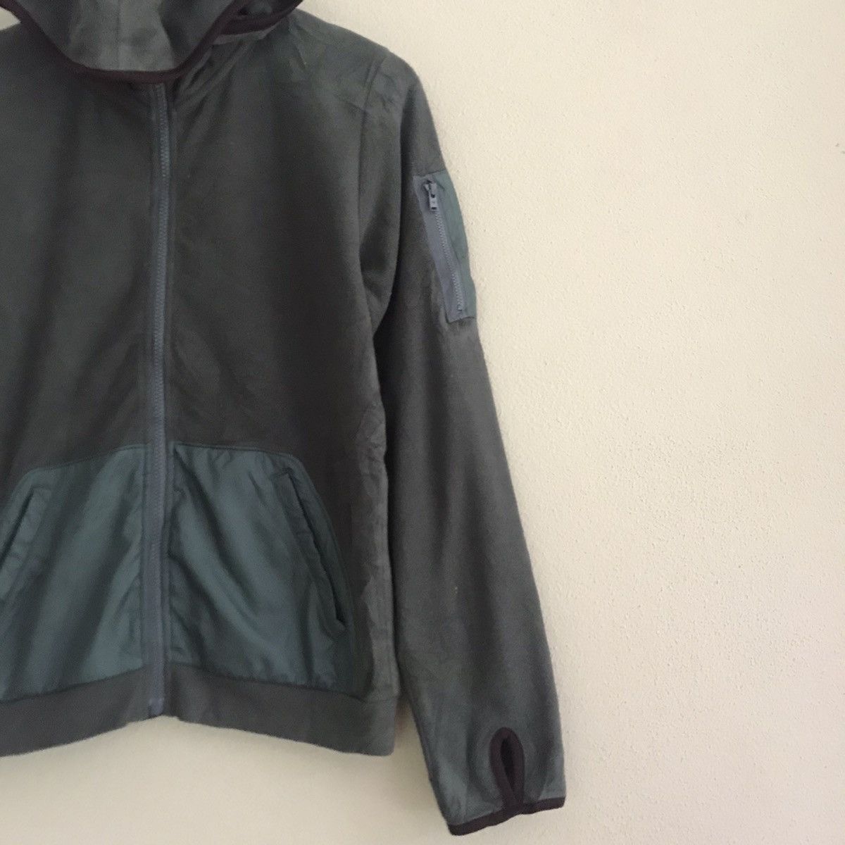 Japanese Brand Uniqlo Undercover fleece hoodie Size US M / EU 48-50 / 2 - 3 Thumbnail