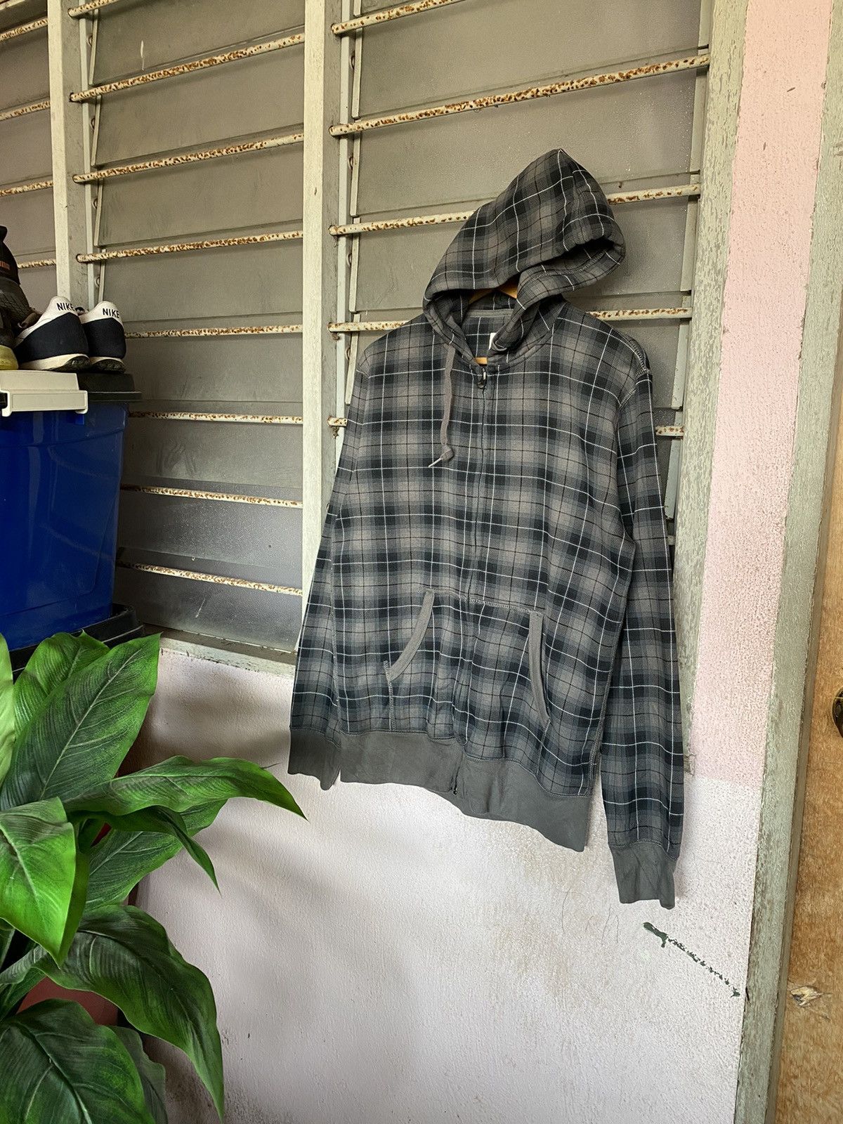 image of Steals Uniqlo Shadow Plaid Hoodies in Grey, Women's (Size Large)