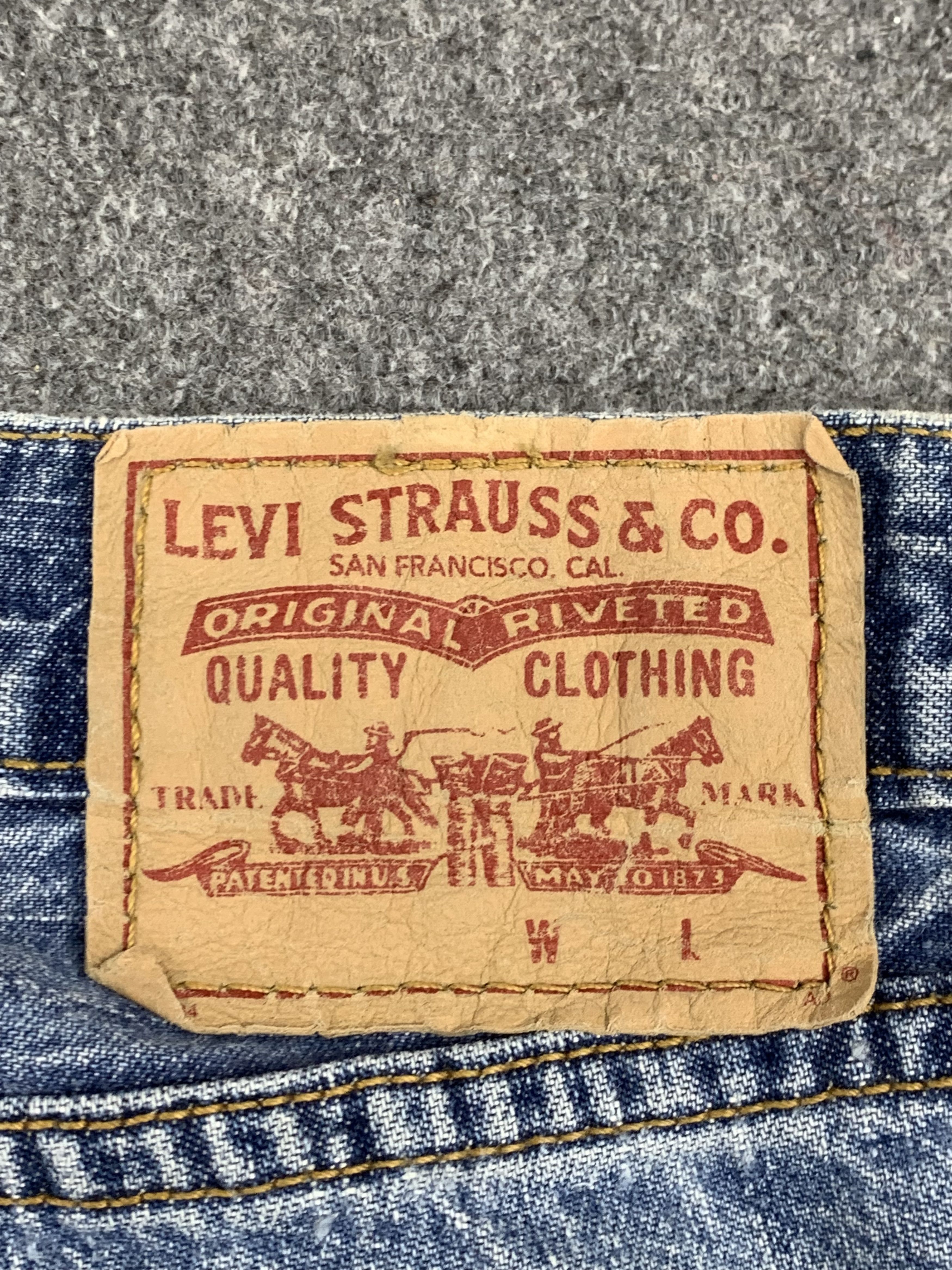 Levi's Vintage Levis Faded Blue Jeans DP1838 Size US 35 - 5 Thumbnail
