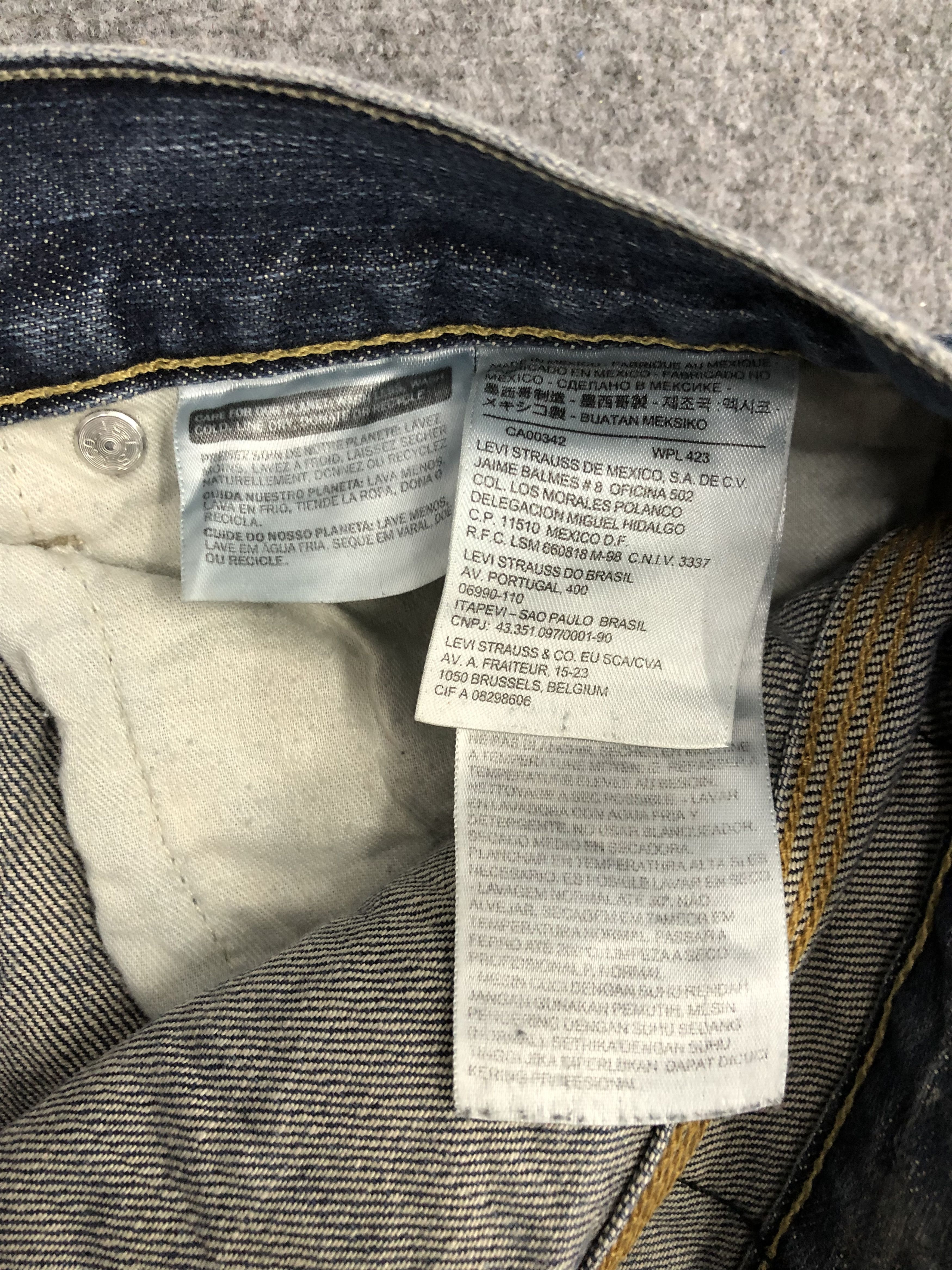 Levi's Vintage Levis Jeans DP0985 Size US 35 - 7 Thumbnail
