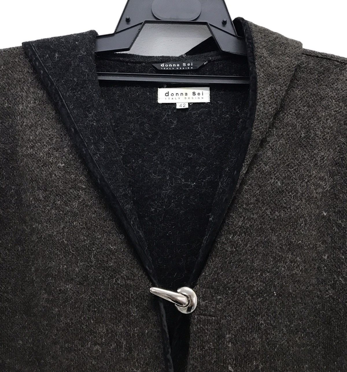 Vintage VINTAGE DONNA SEI ITALY DESIGN WOOL JACKET HOODIE Size US M / EU 48-50 / 2 - 3 Thumbnail