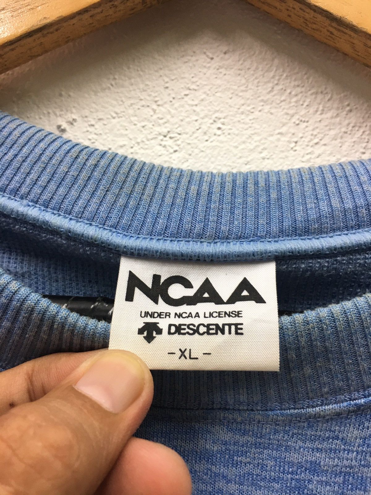 Descente × NCAA Vintage National Collegiate Athletic Association Sweatshirt Size US M / EU 48-50 / 2 - 6 Thumbnail