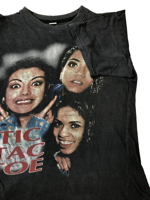 T-shirt noir femme « Tic Tac Toe »