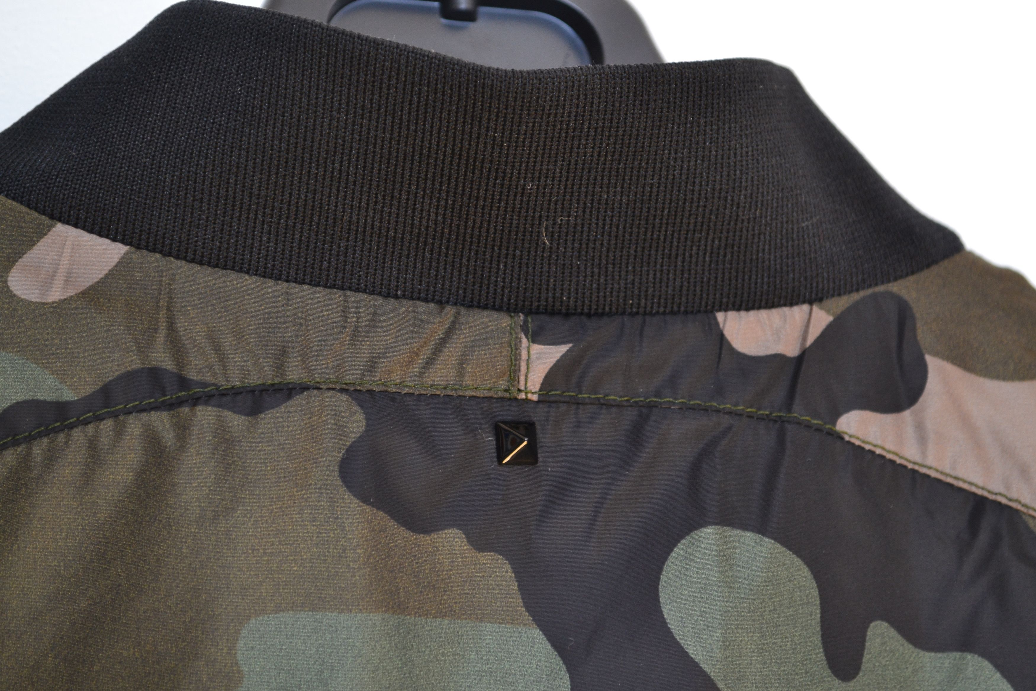 Valentino VALENTINO Jacket Reversible Bomber Camouflage Green Black Size US S / EU 44-46 / 1 - 5 Thumbnail