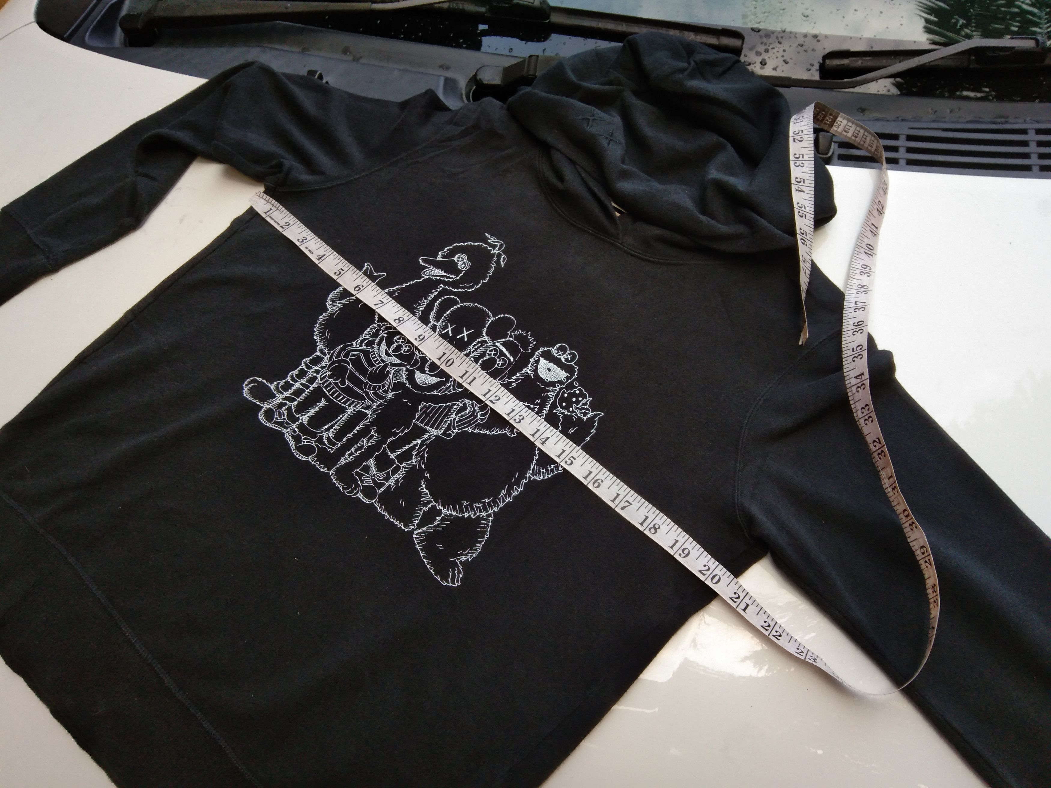 Kaws × Uniqlo VINTAGE KAWS x SASAME STREET SWEATSHIRT HOODIE Size US M / EU 48-50 / 2 - 14 Thumbnail