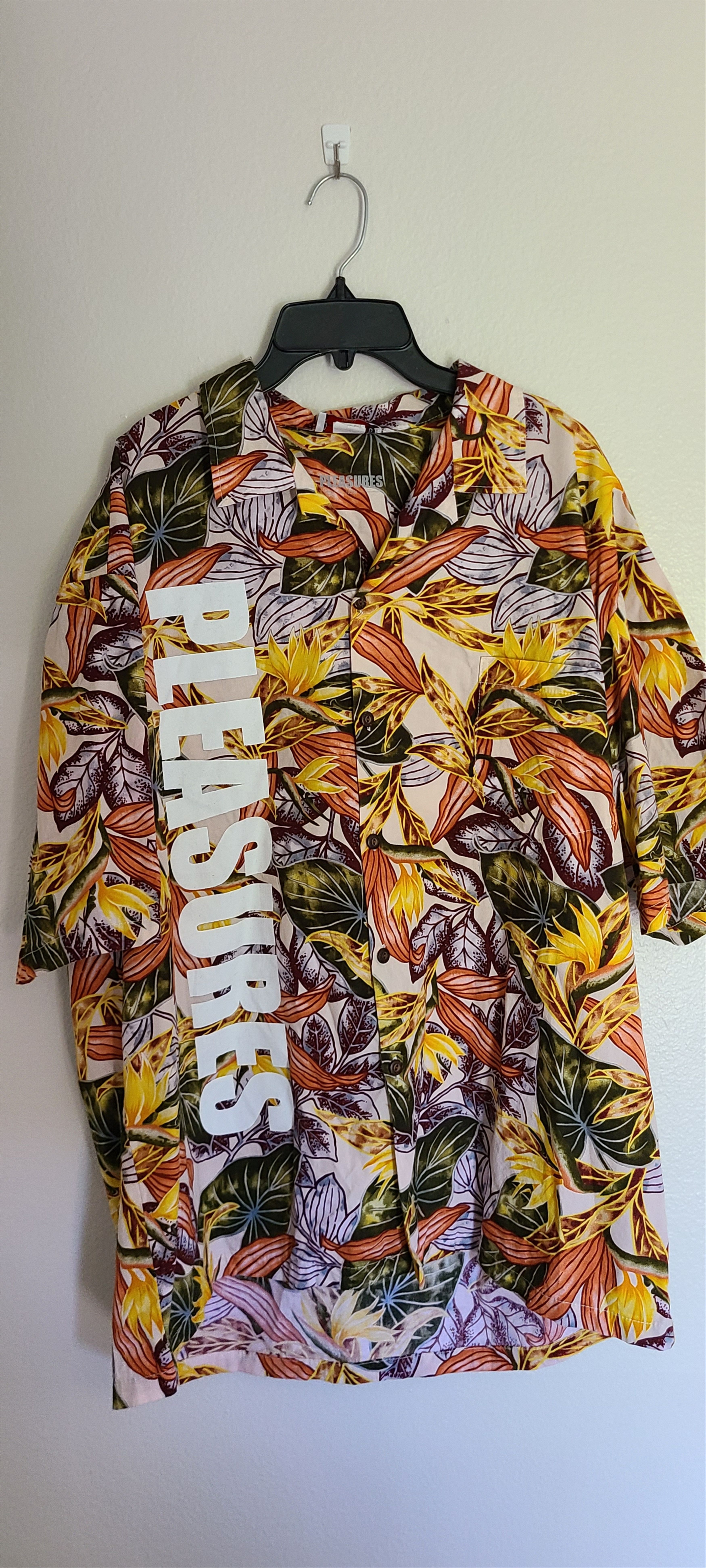 HAWAIIAN BUTTON UP