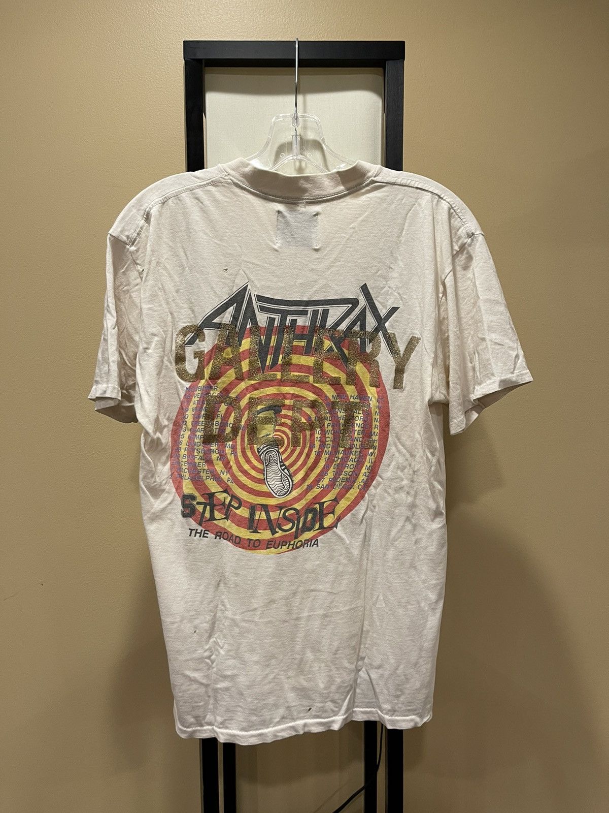Band Tees Gallery Dept. Vintage ANTHRAX Band Tee Size US M / EU 48-50 / 2 - 4 Thumbnail
