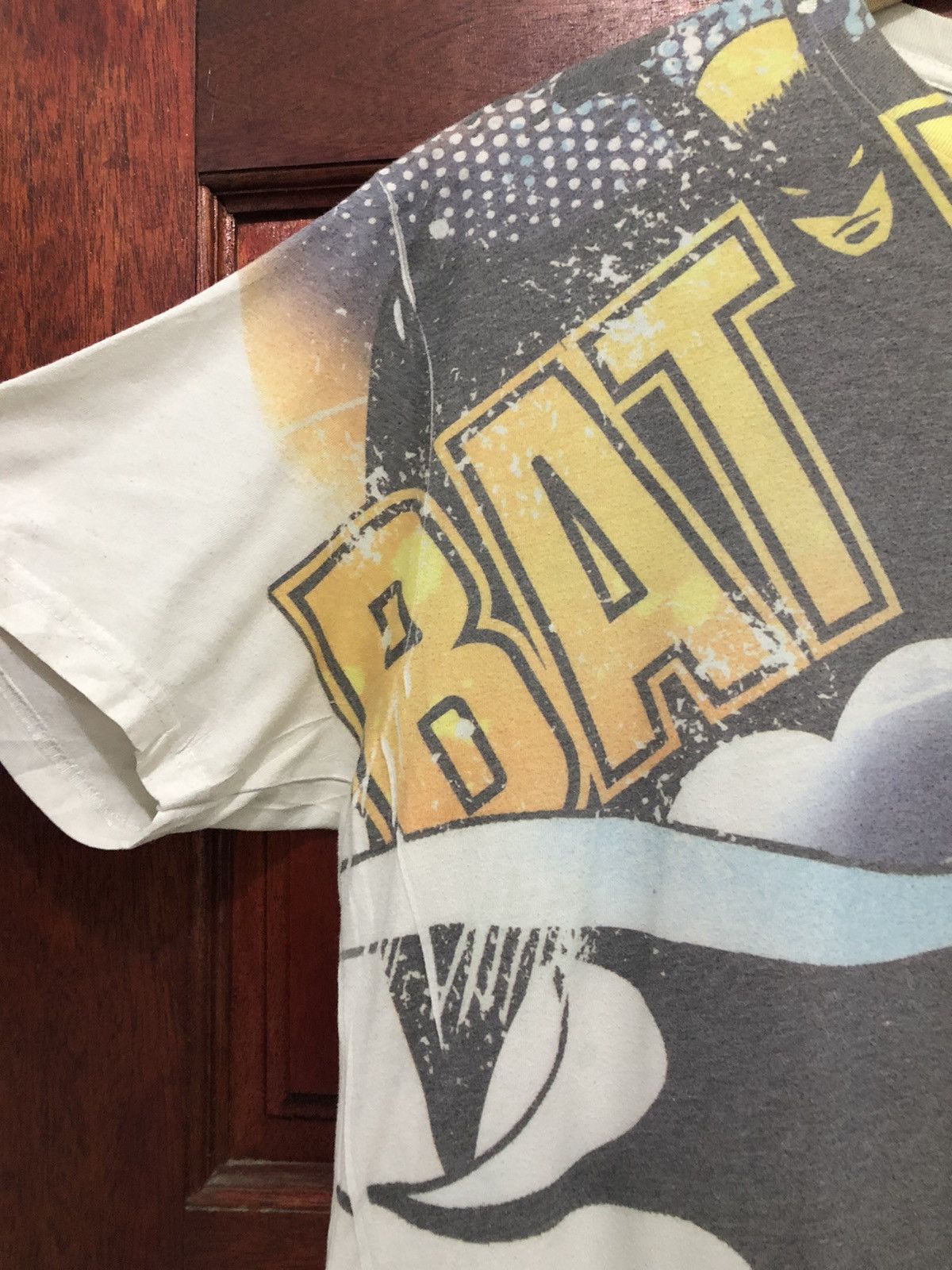 DC Comics Vintage Batman DC Comics Over Print Tshirt Size US L / EU 52-54 / 3 - 6 Thumbnail