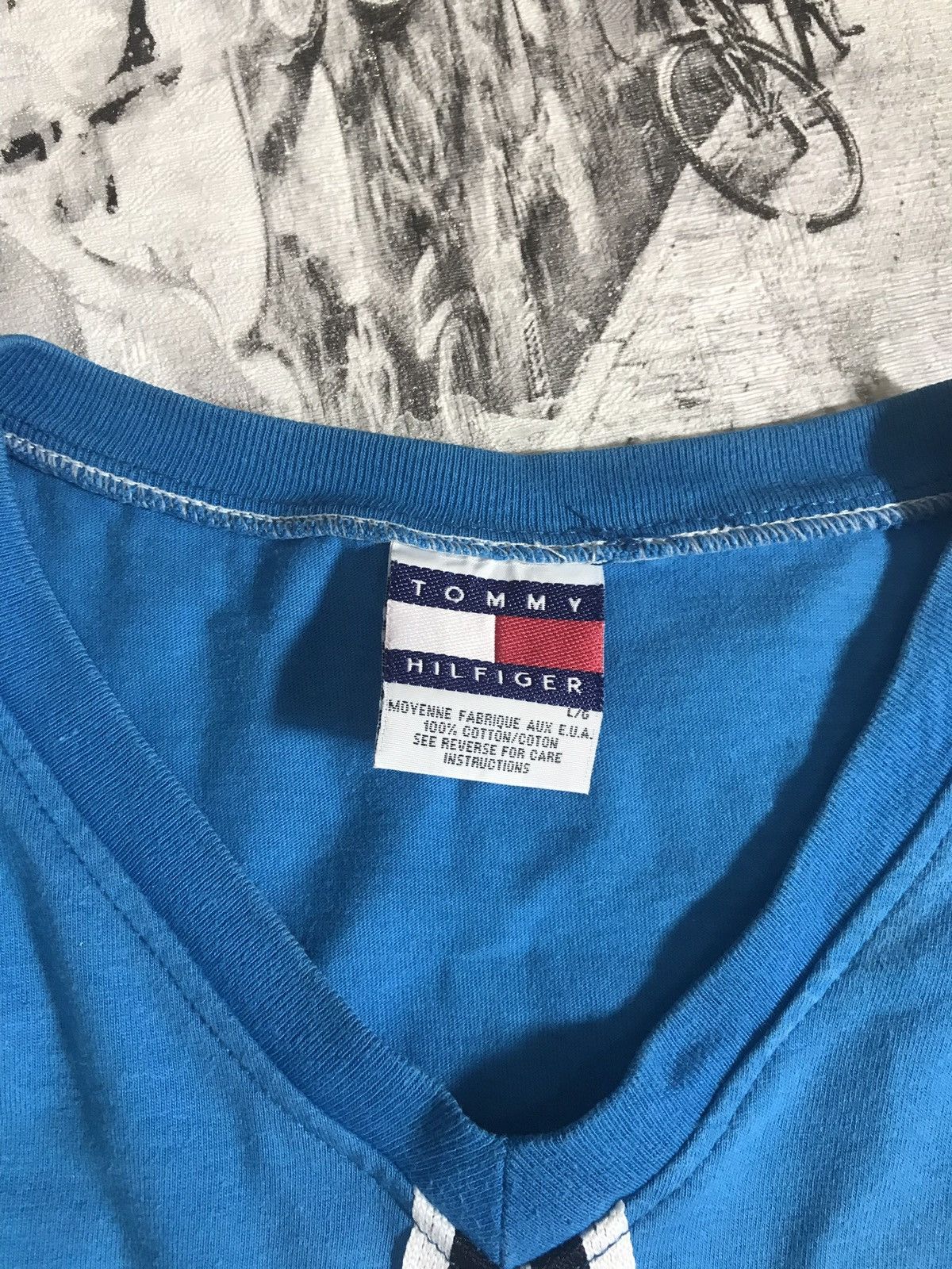 Vintage Vintage Tommy Hilfiger t-shirt Size US L / EU 52-54 / 3 - 4 Thumbnail