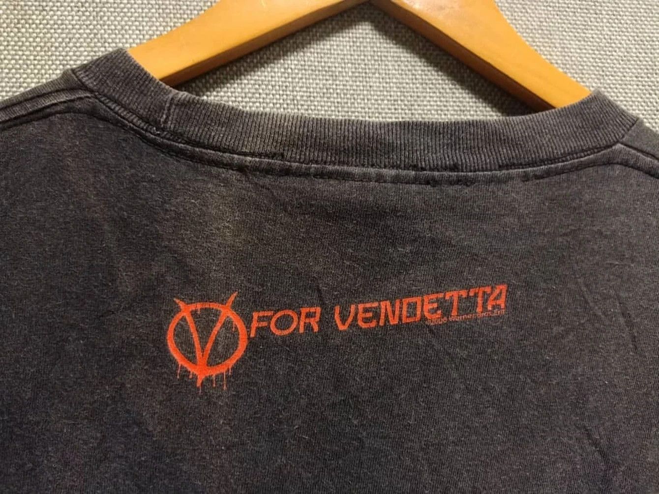 Expert Horror vintage t shirt movie v for vendeta distressed sunfaded Size US M / EU 48-50 / 2 - 3 Thumbnail