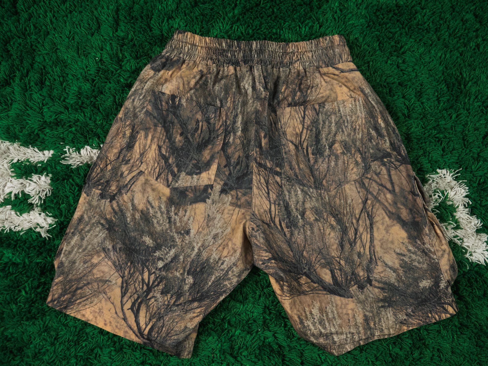 Yeezy Yeezy Season 4 Real Tree Camo Shorts Size US 30 / EU 46 - 10 Thumbnail