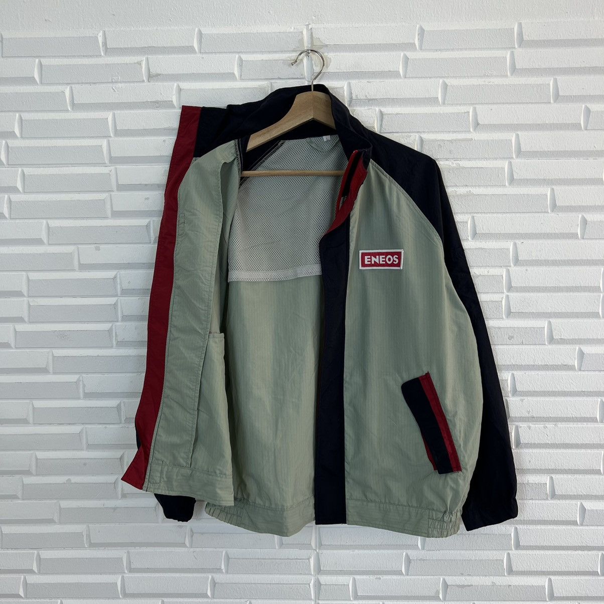 Japanese Brand VINTAGE ENEOS BOMBER JACKET STYLE BIG LOGO WORKER WEAR Size US L / EU 52-54 / 3 - 11 Thumbnail