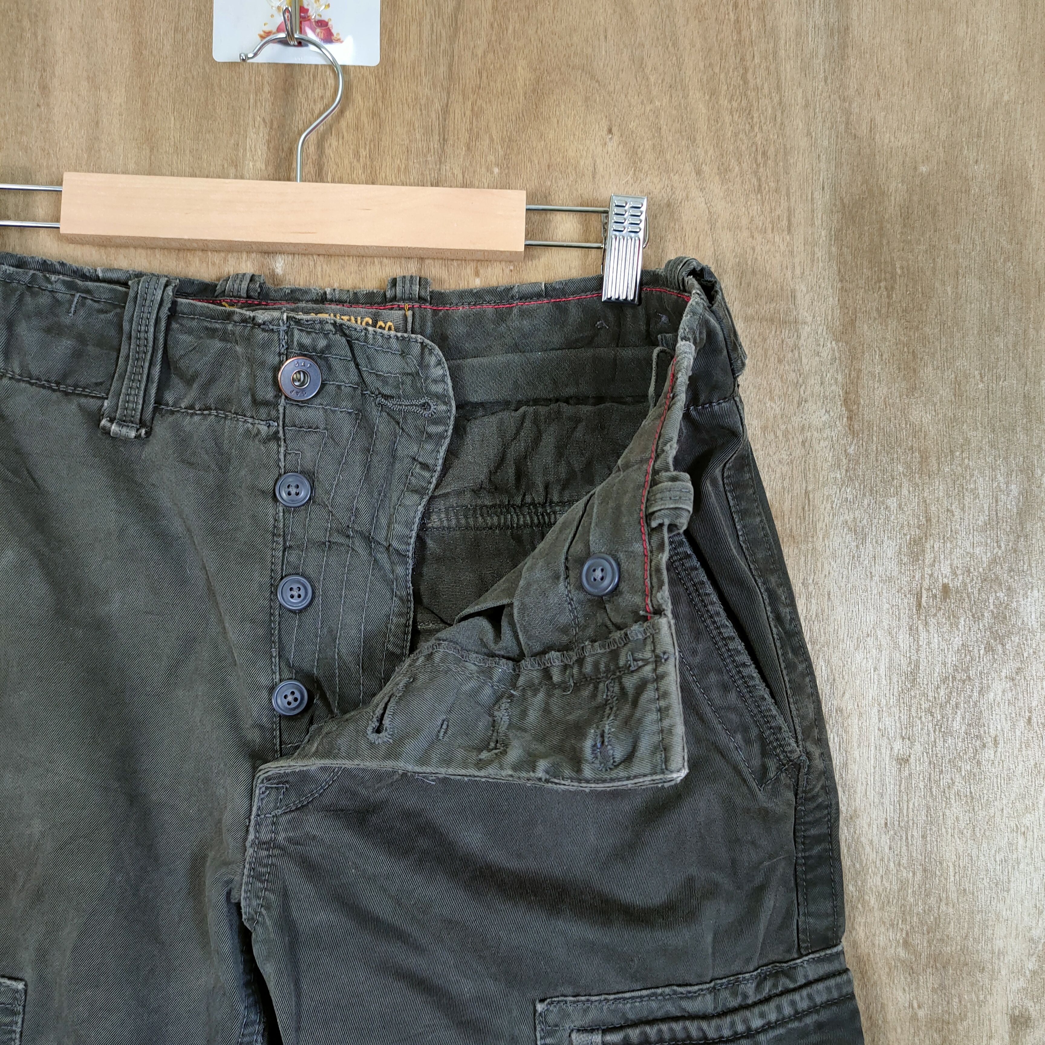 Japanese Brand VINTAGE JAPANESE FADED BLACK MILITARY FLARE CARGO PANTS Size US 29 - 9 Thumbnail