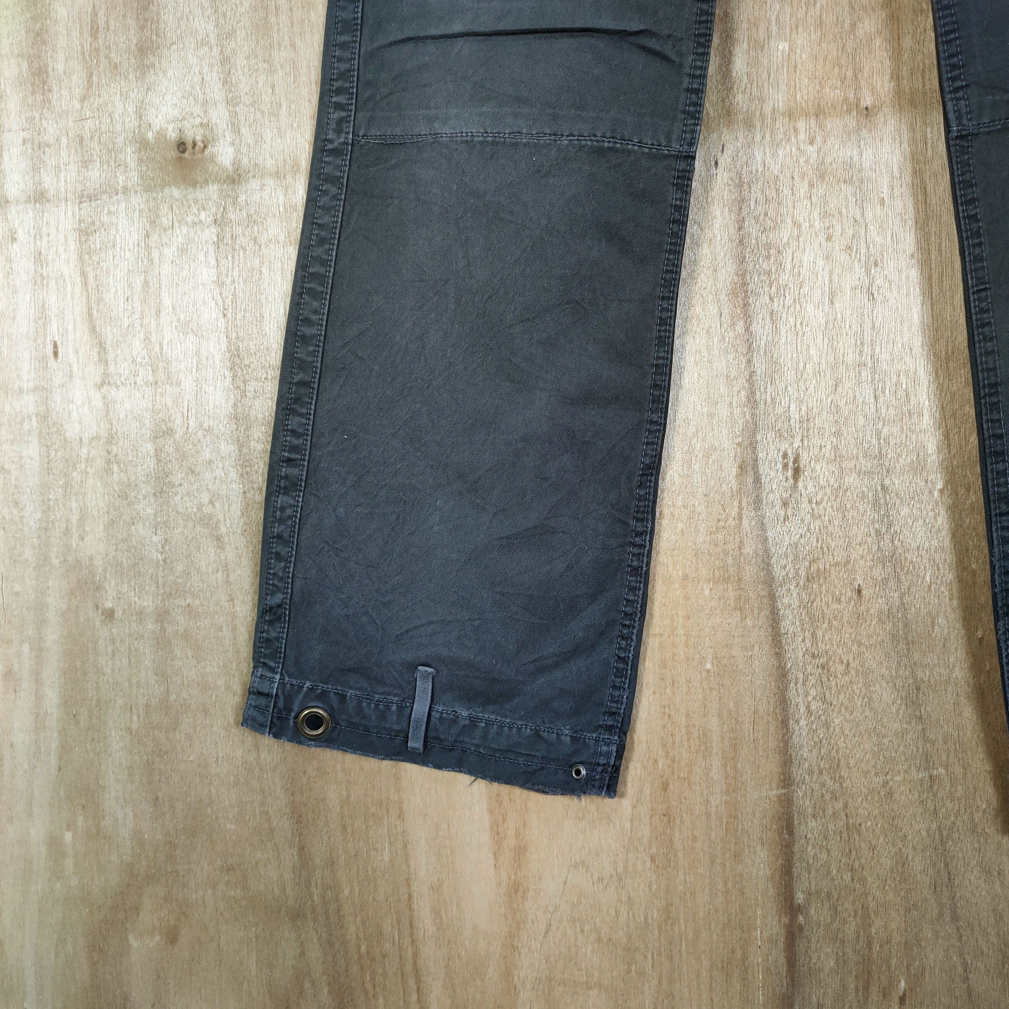 Japanese Brand VINTAGE JAPANESE FADED BLACK MILITARY FLARE CARGO PANTS Size US 29 - 5 Thumbnail
