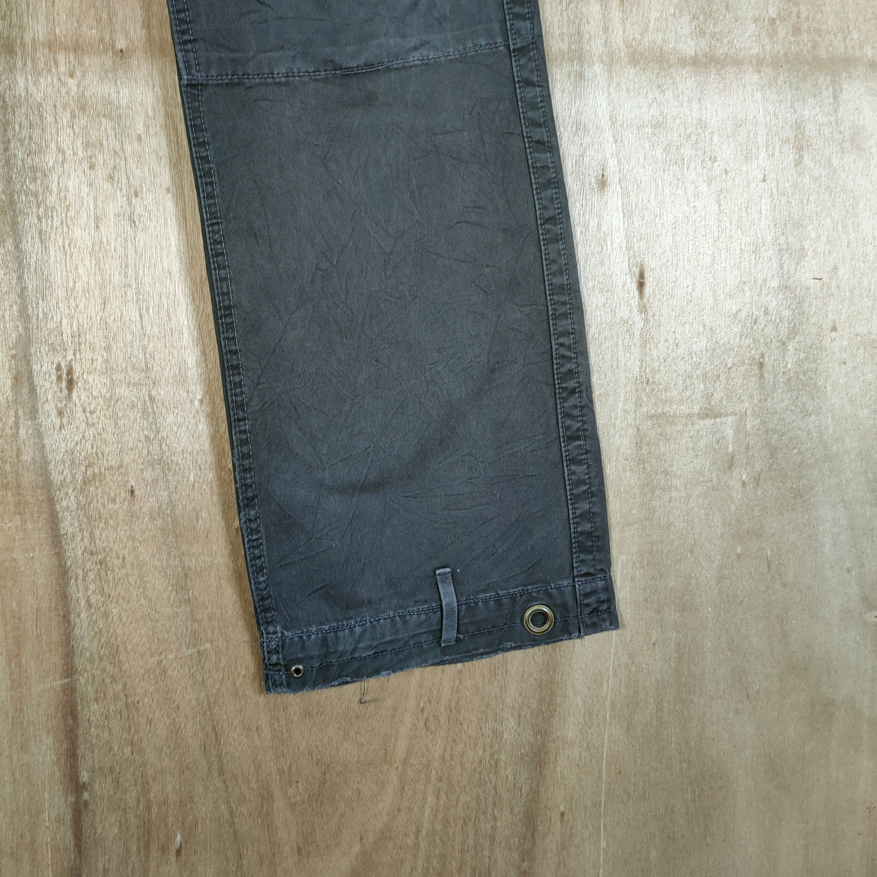 Japanese Brand VINTAGE JAPANESE FADED BLACK MILITARY FLARE CARGO PANTS Size US 29 - 4 Thumbnail