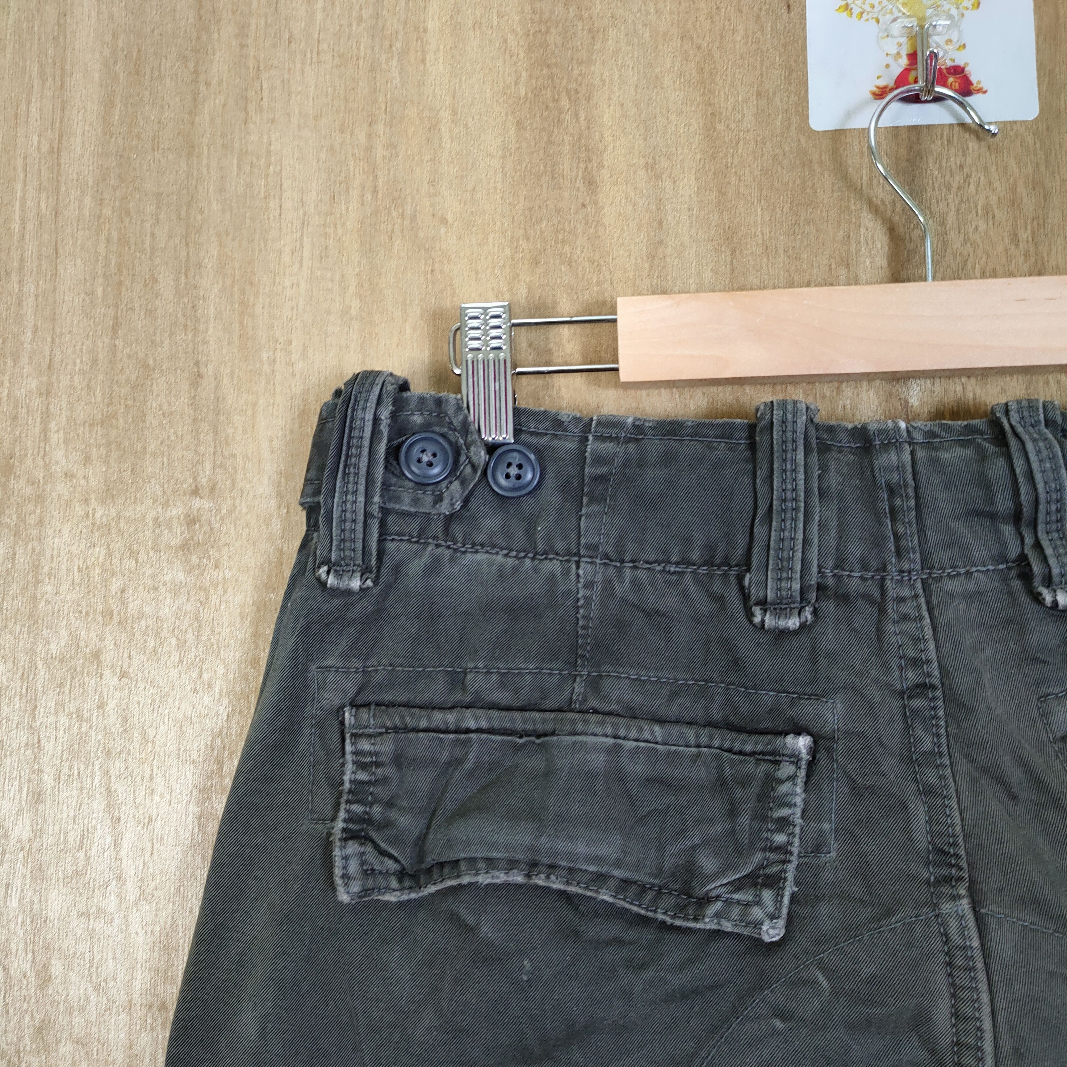 Japanese Brand VINTAGE JAPANESE FADED BLACK MILITARY FLARE CARGO PANTS Size US 29 - 13 Thumbnail