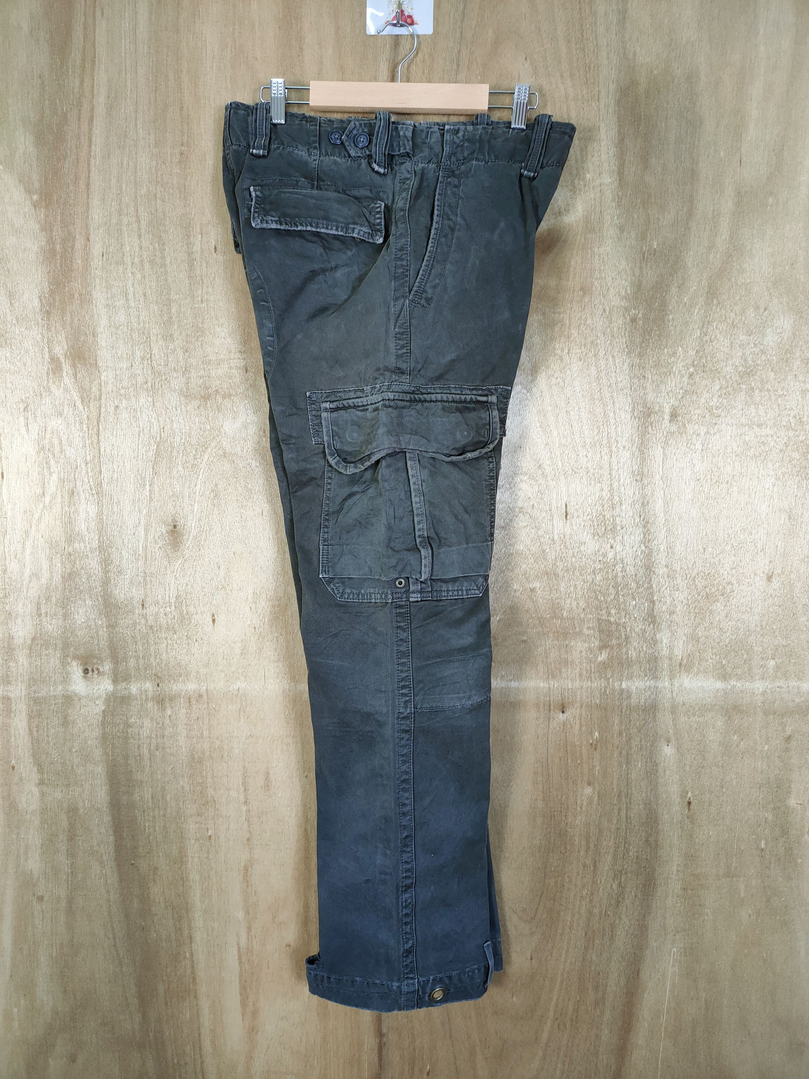Japanese Brand VINTAGE JAPANESE FADED BLACK MILITARY FLARE CARGO PANTS Size US 29 - 17 Thumbnail