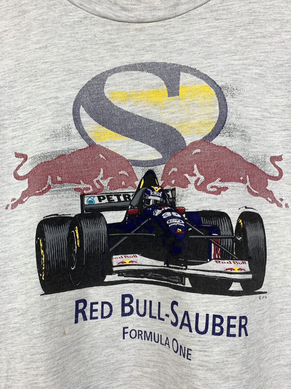 Red Bull 1995 Vintage Red Bull Sauber Formula 1 One Ford T-Shirt Size US XL / EU 56 / 4 - 9 Thumbnail