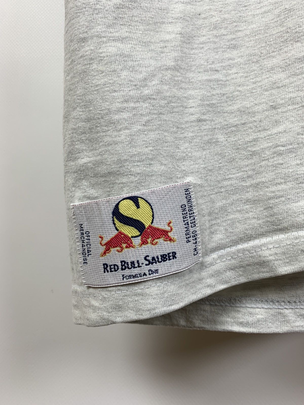 Red Bull 1995 Vintage Red Bull Sauber Formula 1 One Ford T-Shirt Size US XL / EU 56 / 4 - 8 Thumbnail