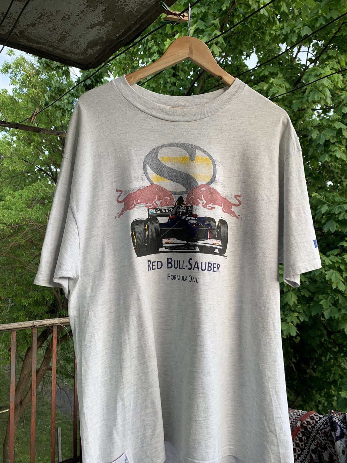 Red Bull 1995 Vintage Red Bull Sauber Formula 1 One Ford T-Shirt Size US XL / EU 56 / 4 - 2 Thumbnail