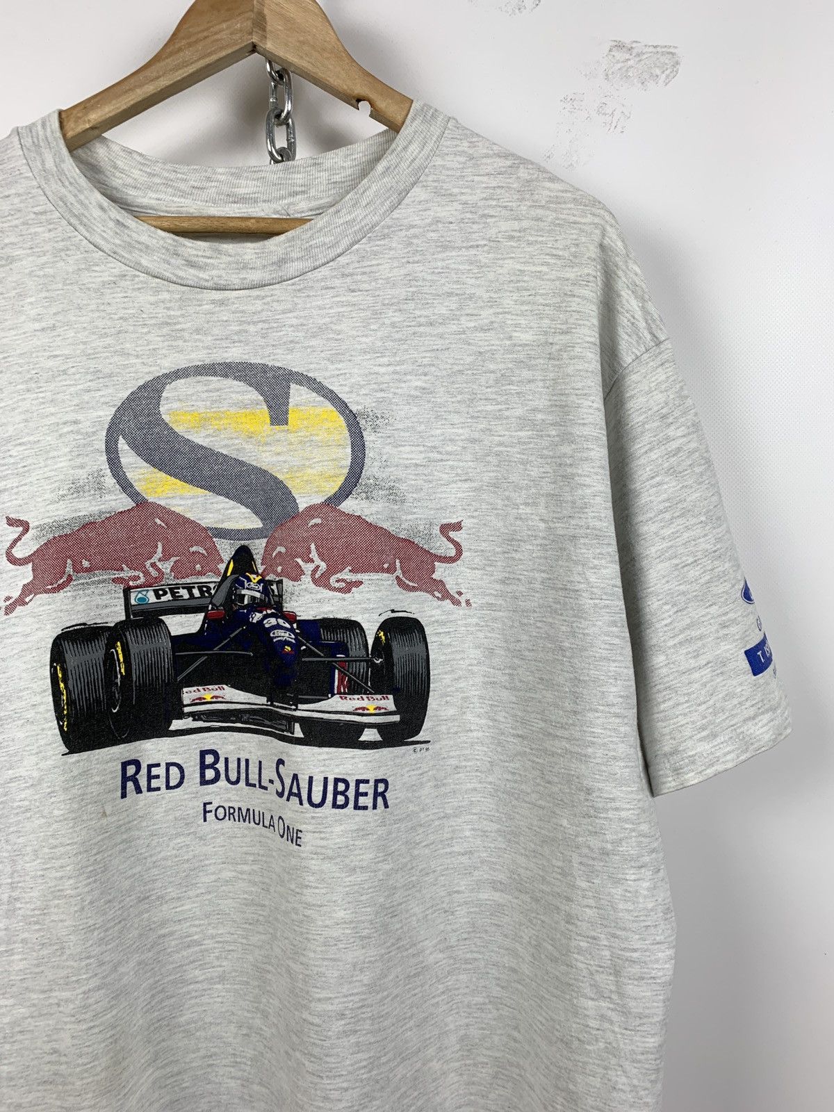 Red Bull 1995 Vintage Red Bull Sauber Formula 1 One Ford T-Shirt Size US XL / EU 56 / 4 - 5 Thumbnail