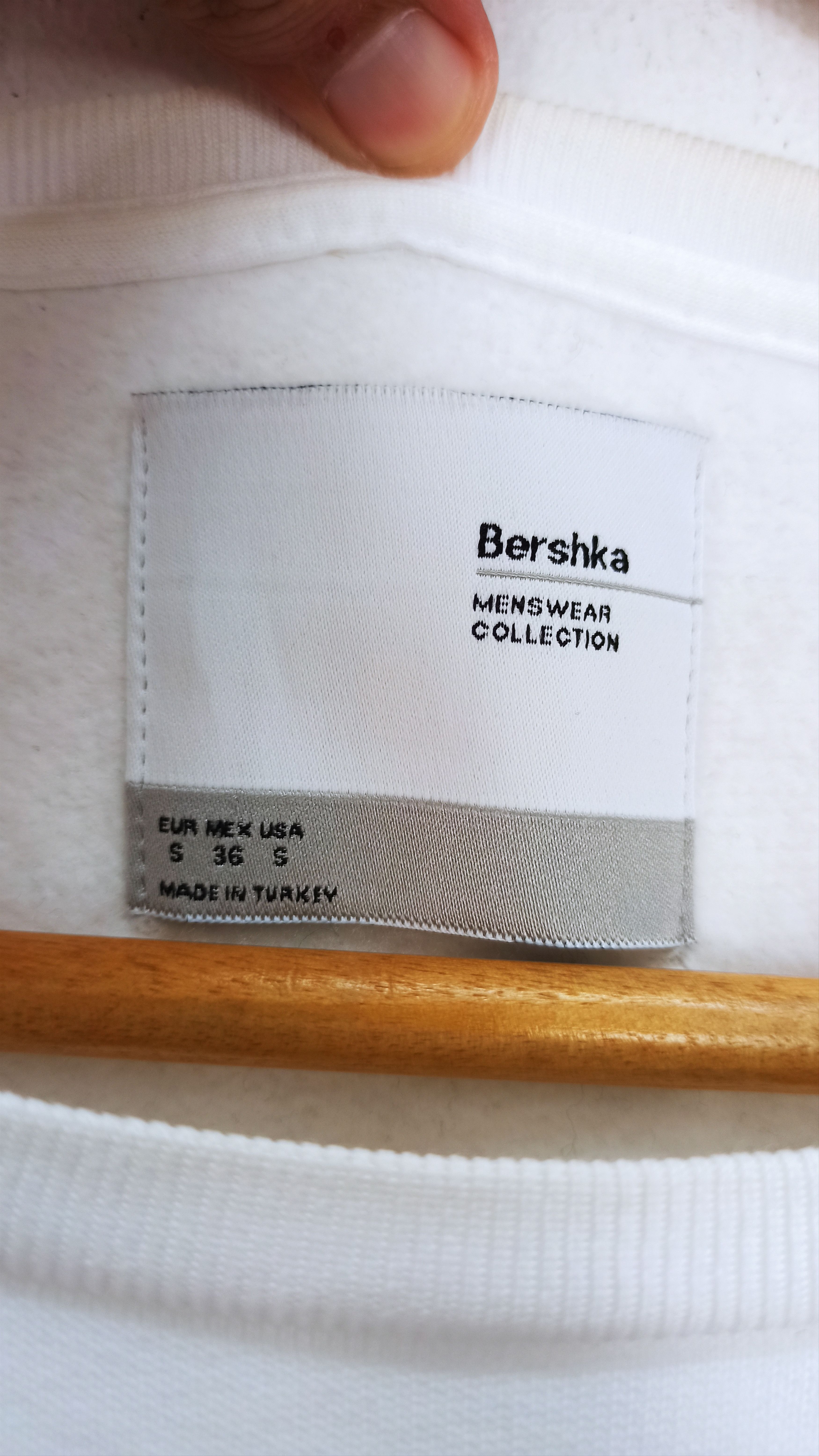 Bershka 🔥Steals🔥 Bershka "Under Control" Sweatshirt Spell Out Logo Size US M / EU 48-50 / 2 - 4 Thumbnail