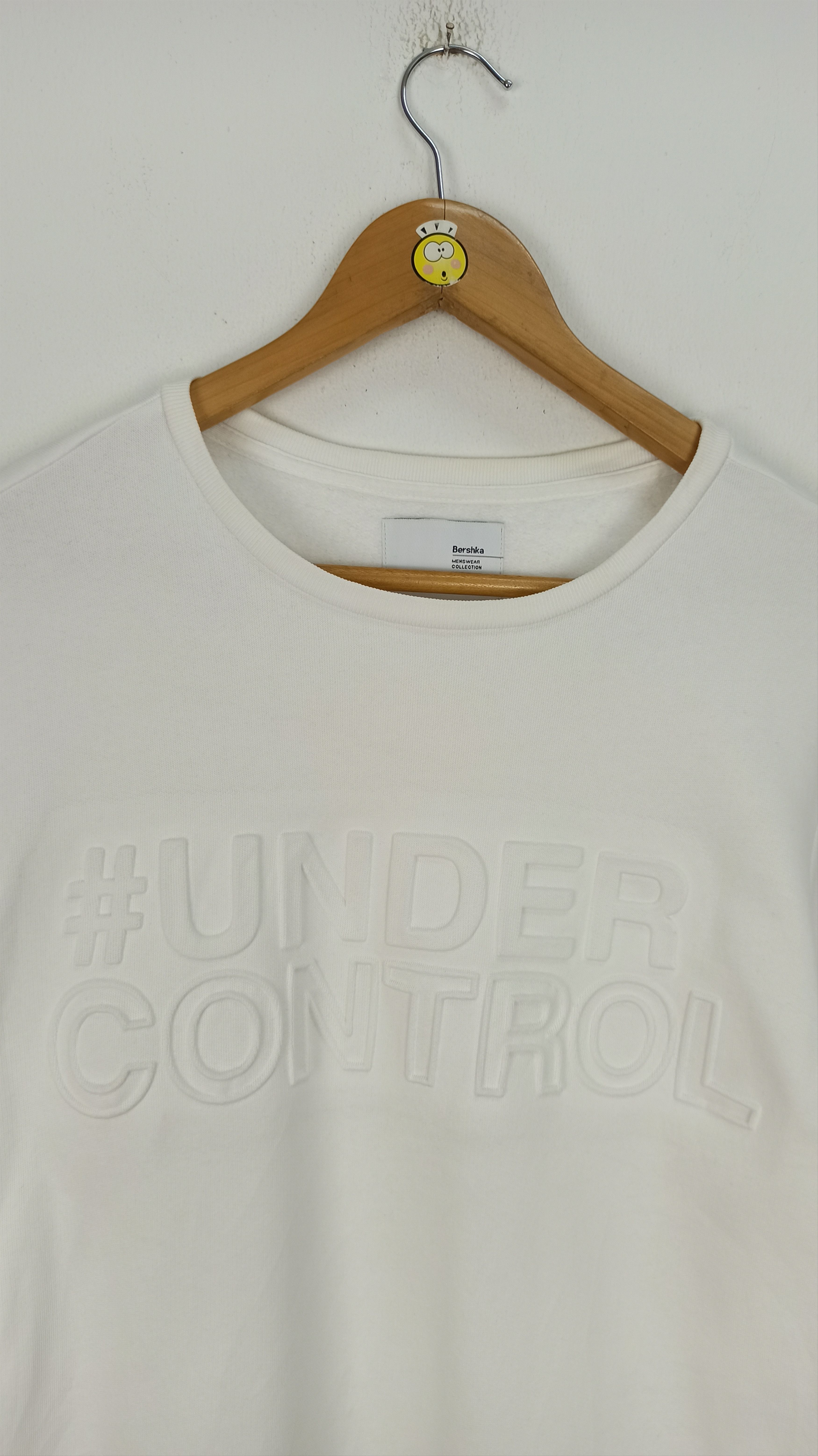 Bershka 🔥Steals🔥 Bershka "Under Control" Sweatshirt Spell Out Logo Size US M / EU 48-50 / 2 - 2 Thumbnail