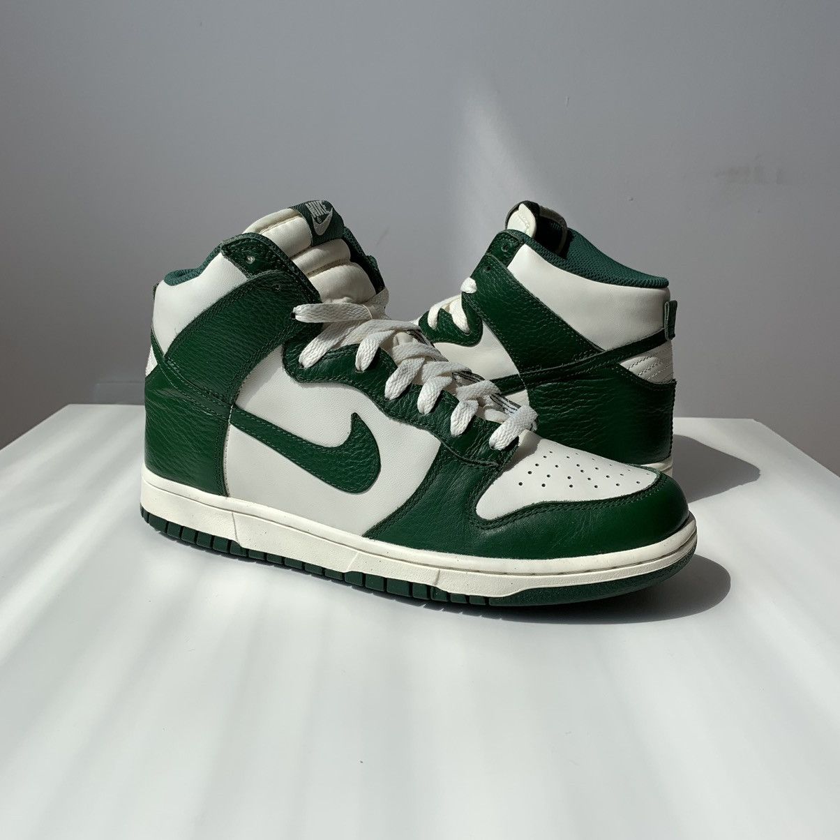 Nike 2011 Nike Dunk High Gorge Green Sail Pack Size US 8.5 / EU 41-42 - 11 Thumbnail