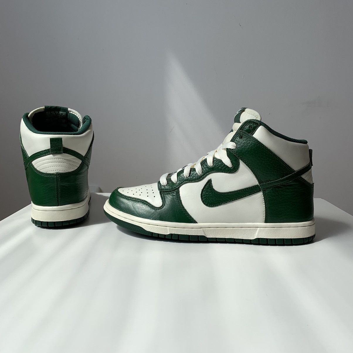 Nike 2011 Nike Dunk High Gorge Green Sail Pack Size US 8.5 / EU 41-42 - 4 Thumbnail