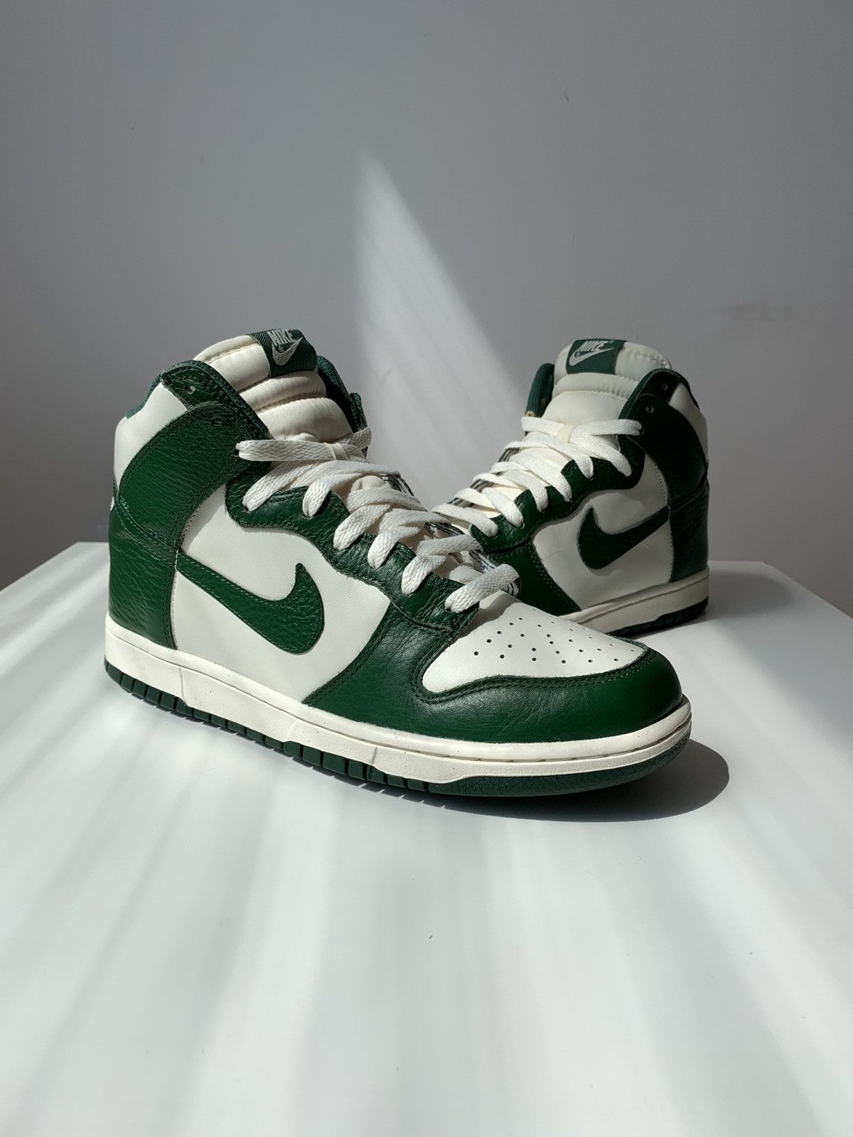 Nike 2011 Nike Dunk High Gorge Green Sail Pack Size US 8.5 / EU 41-42 - 2 Thumbnail