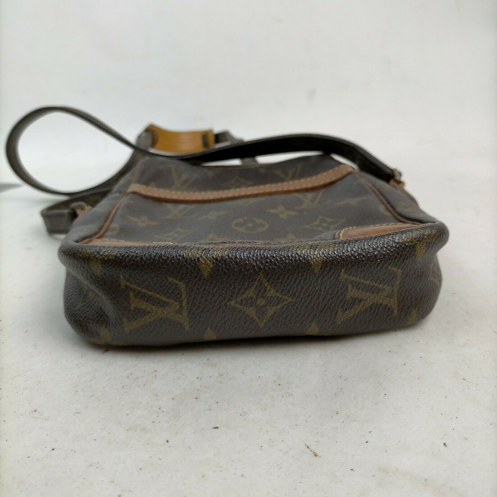Louis Vuitton Danube Crossbody Bag Size ONE SIZE - 5 Thumbnail