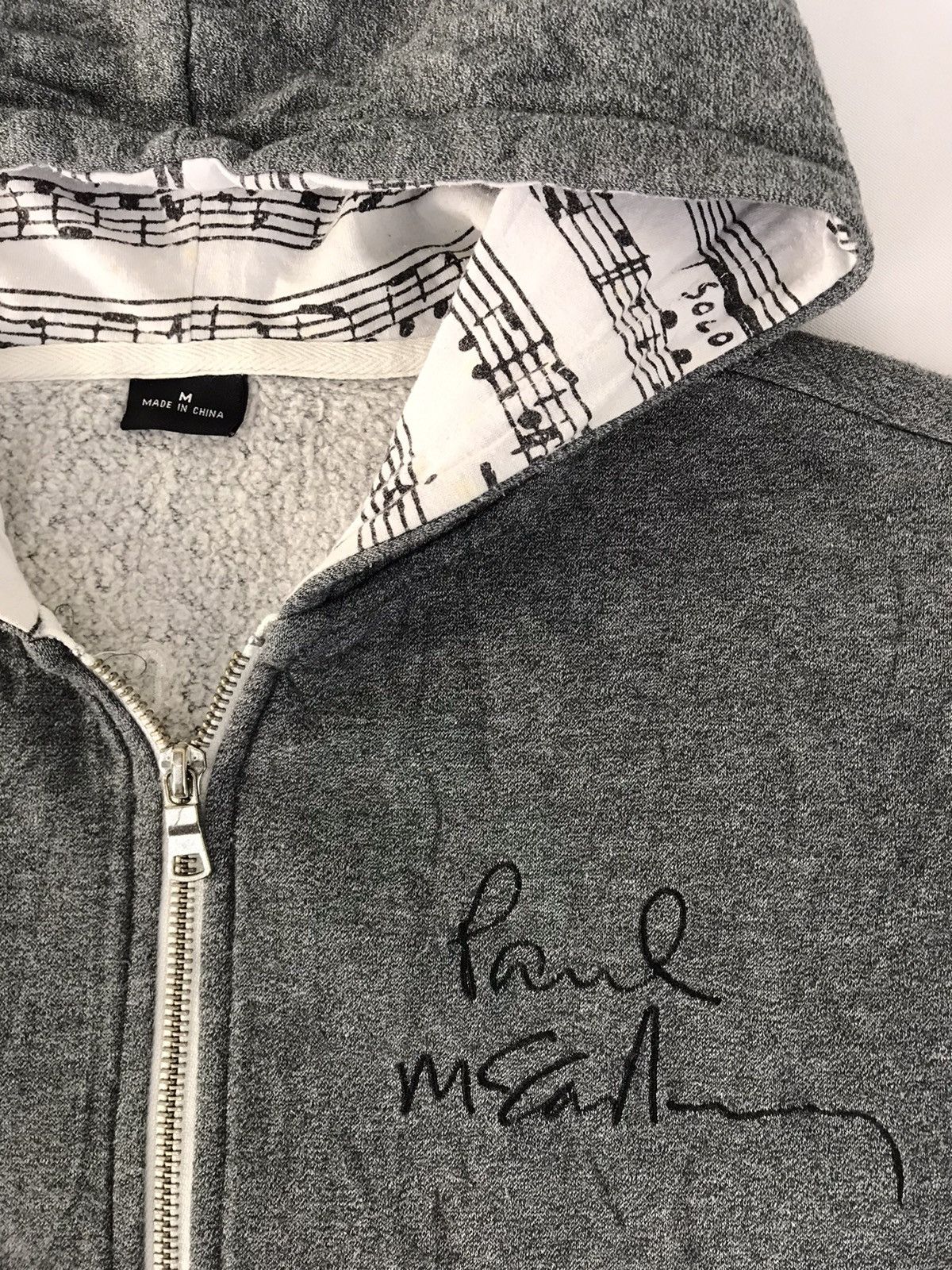 Band Tees Paul Mc Cartney Out There Hoodies Full Zip Design Size US M / EU 48-50 / 2 - 3 Thumbnail