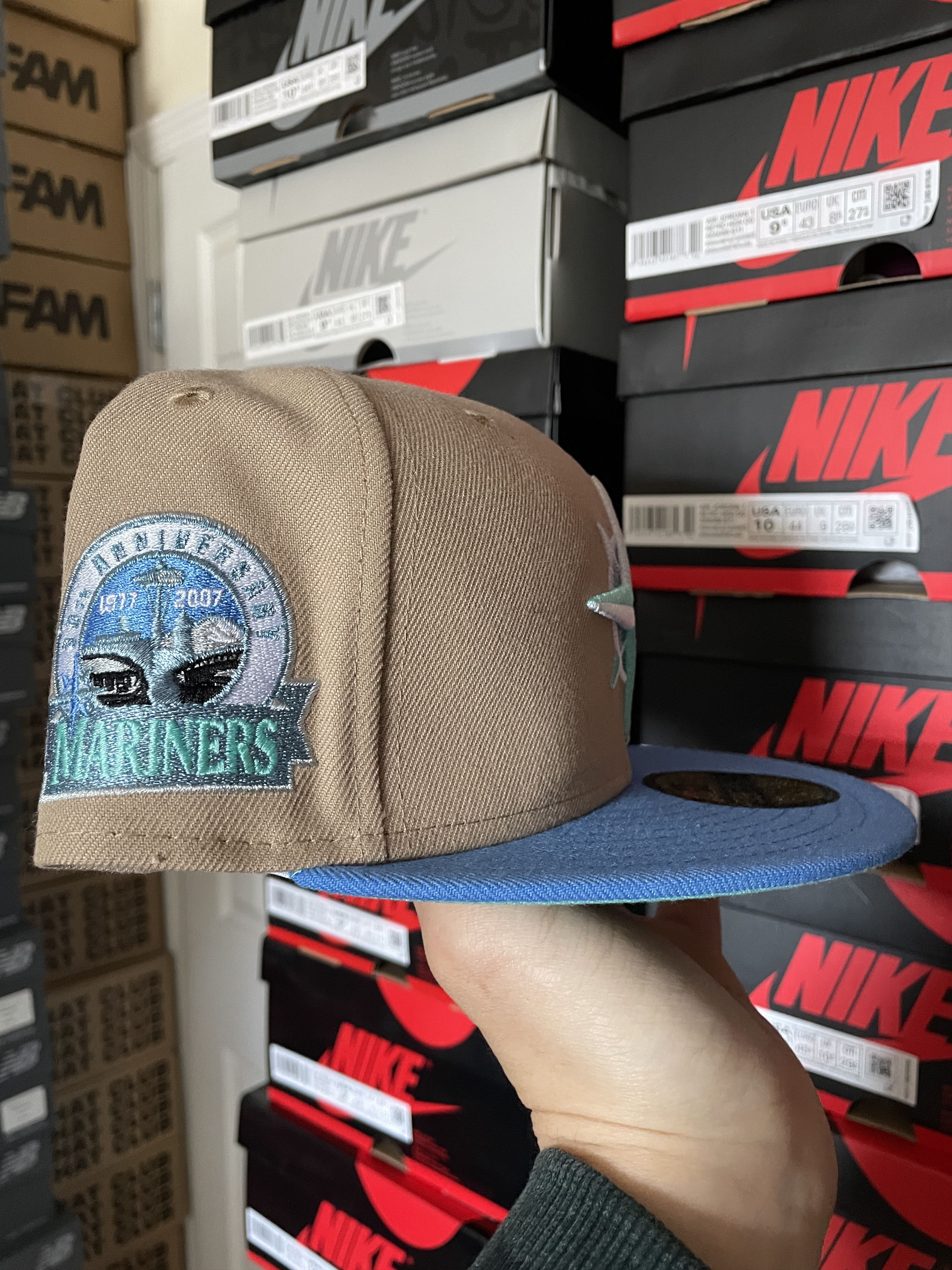MLB × New Era Tan Khaki Blue Seattle Mariners 7 1/8 Two 2 Tone Iced 30th Size ONE SIZE - 3 Thumbnail