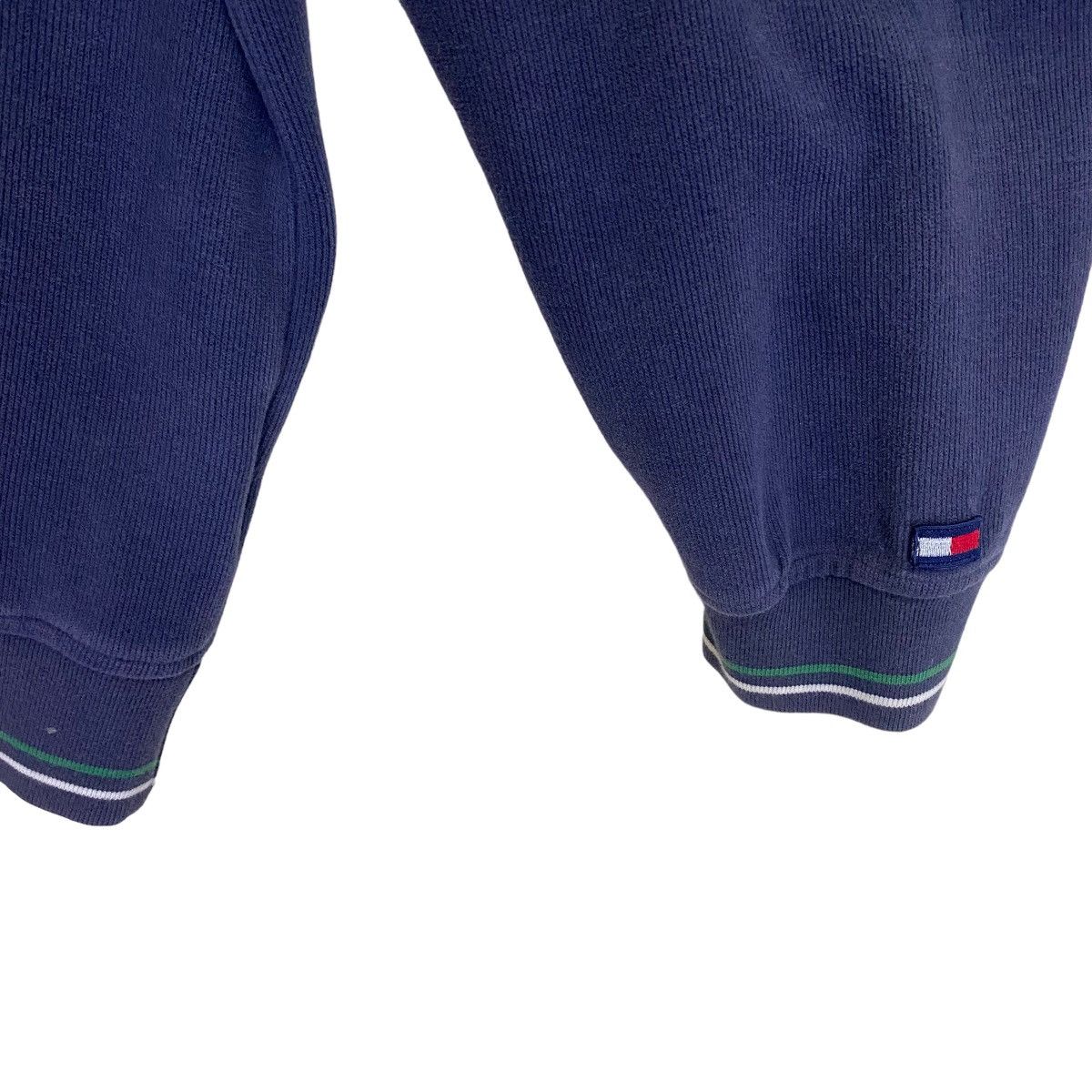 Tommy Hilfiger × Vintage Vintage Tommy Hilfiger Vneck Sweatshirt Size L Size US L / EU 52-54 / 3 - 5 Thumbnail