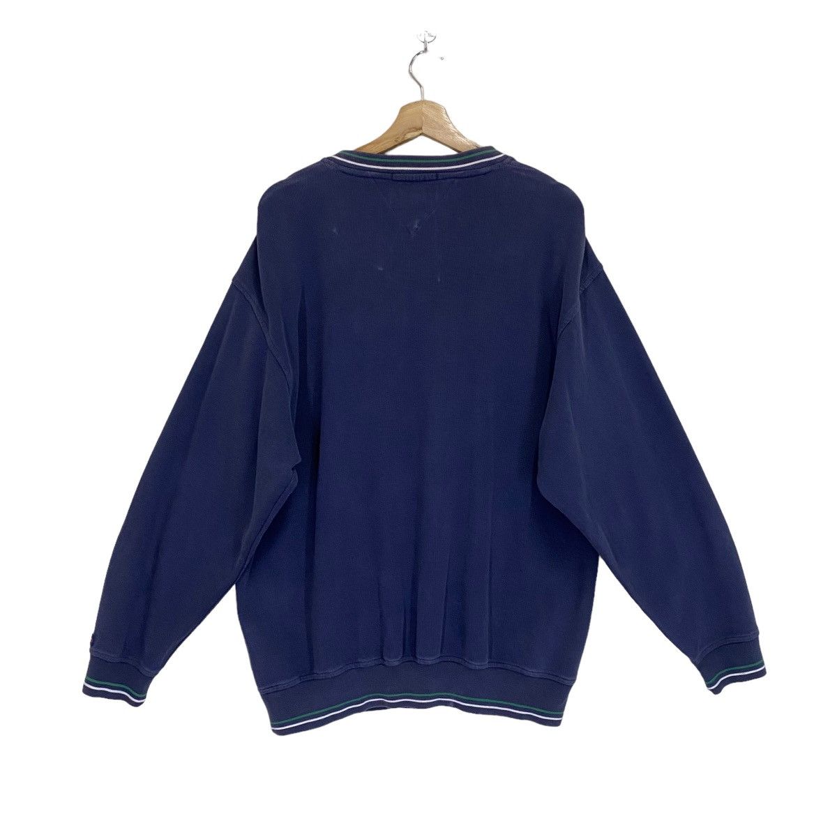 Tommy Hilfiger × Vintage Vintage Tommy Hilfiger Vneck Sweatshirt Size L Size US L / EU 52-54 / 3 - 6 Thumbnail