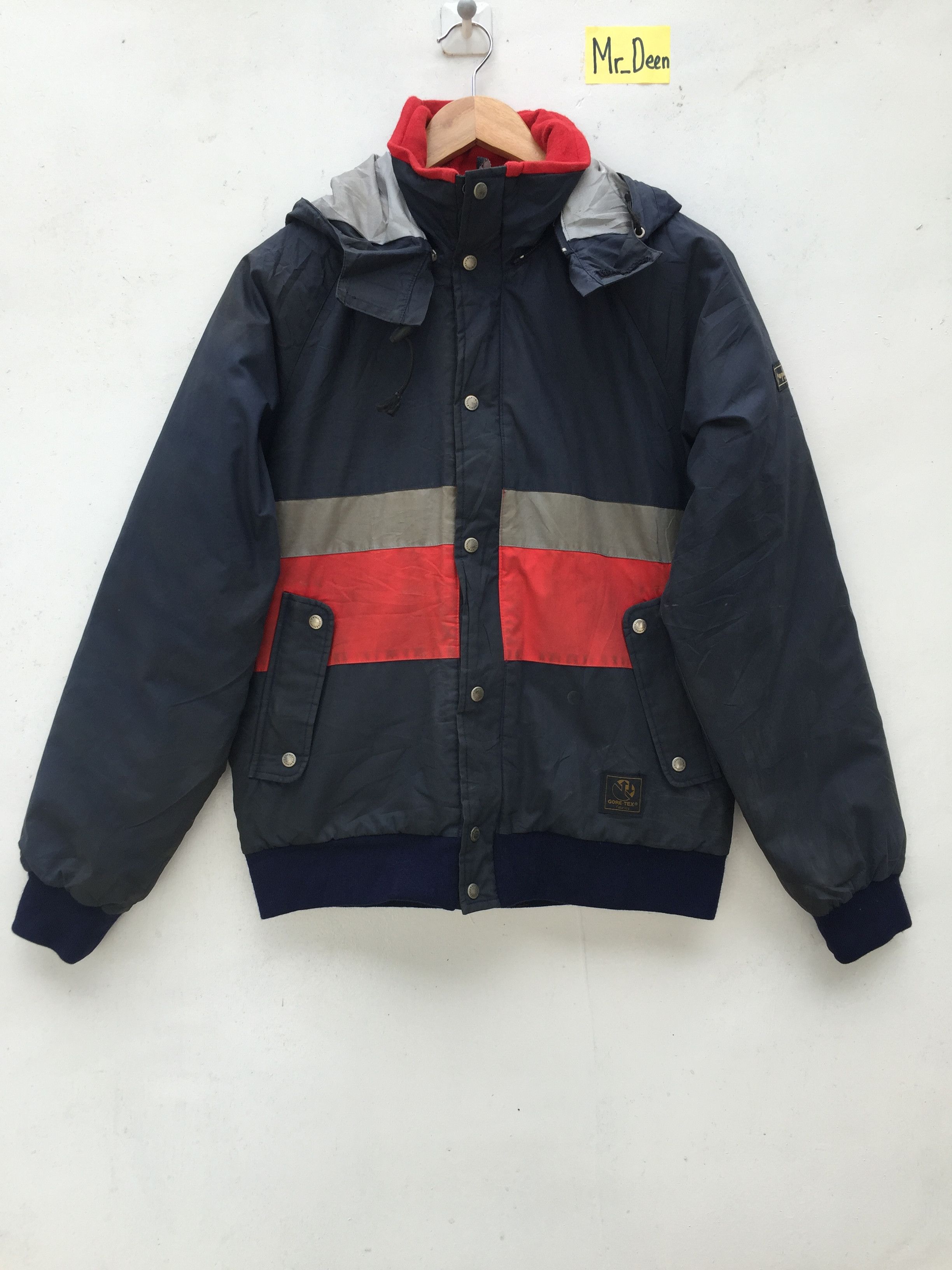 image of Descente x Goretex Vintage Ski Jacket Multicolour in Blue, Men's (Size Medium)